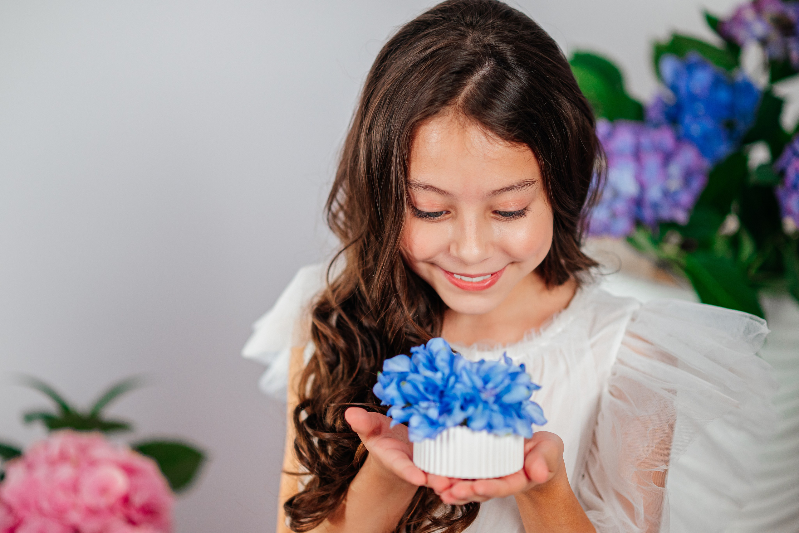 Вероника и гортензии. Семейный фотограф в Краснодаре