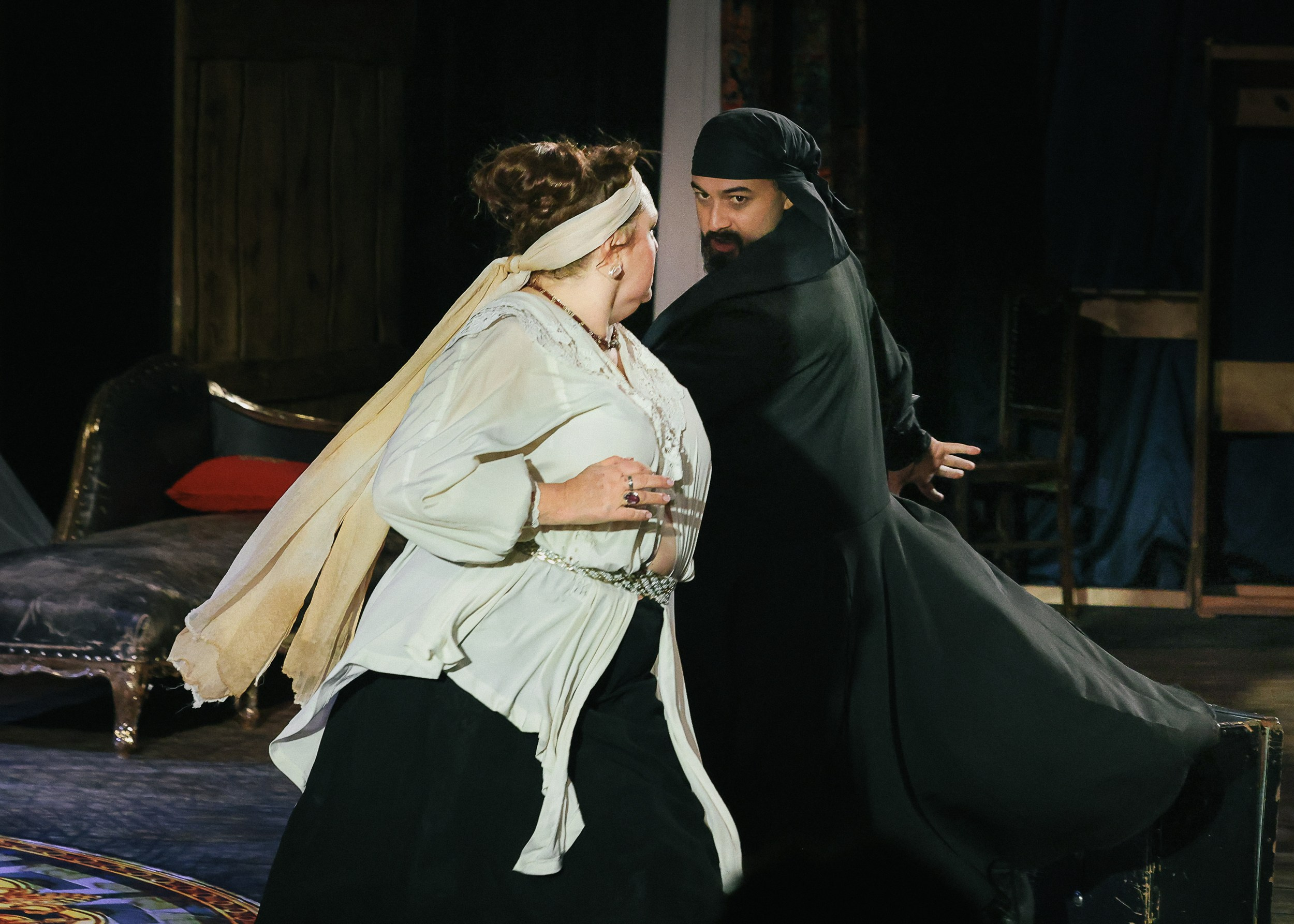 Весёлая женщина. Театр Эрмитаж. Репортажный, архитектурный, театральный и файн-арт фотограф Лена Мельникова в Москве