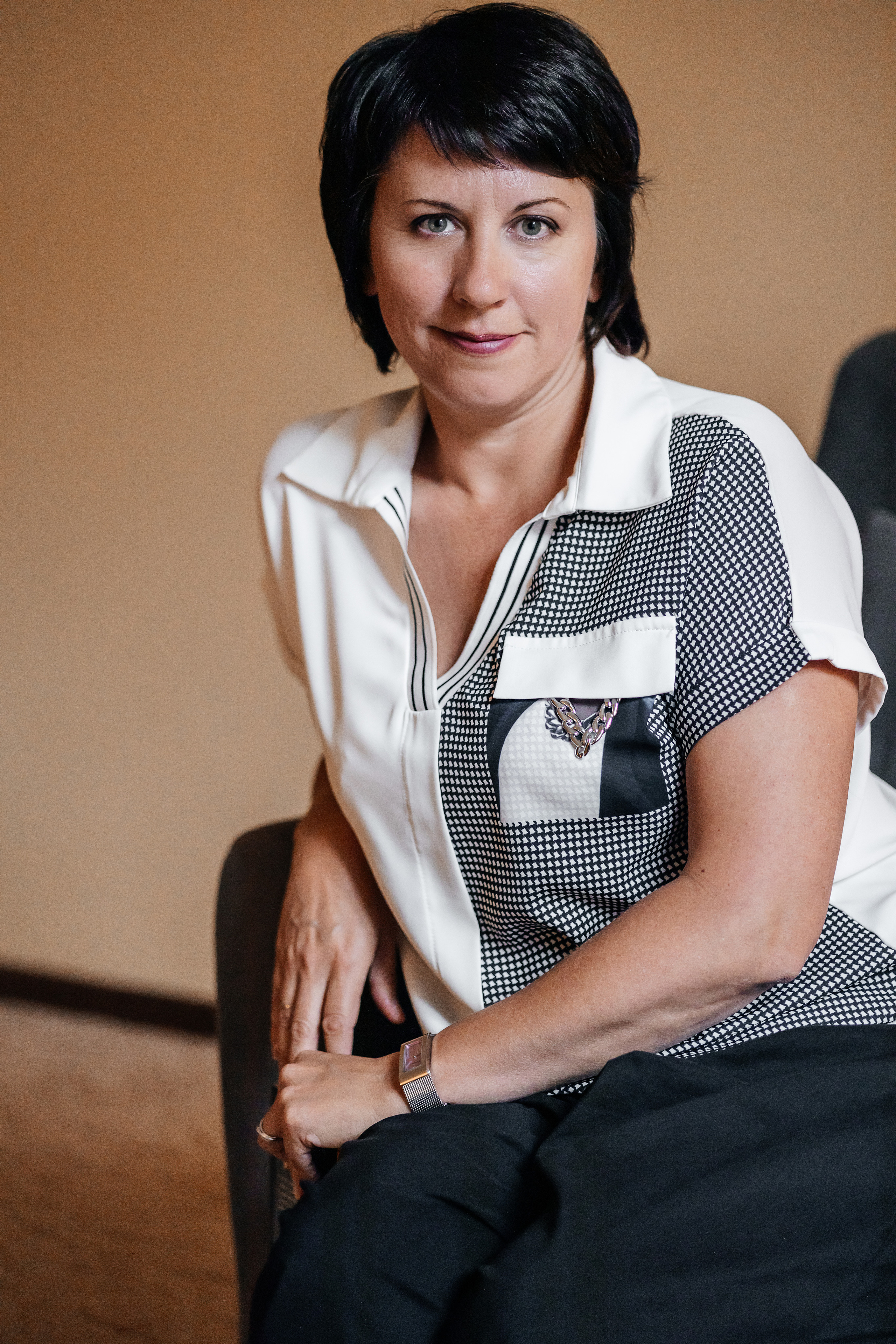 Оffice-style portraits. Family and kids photographer in Aberdeen UK Lyubov Popova