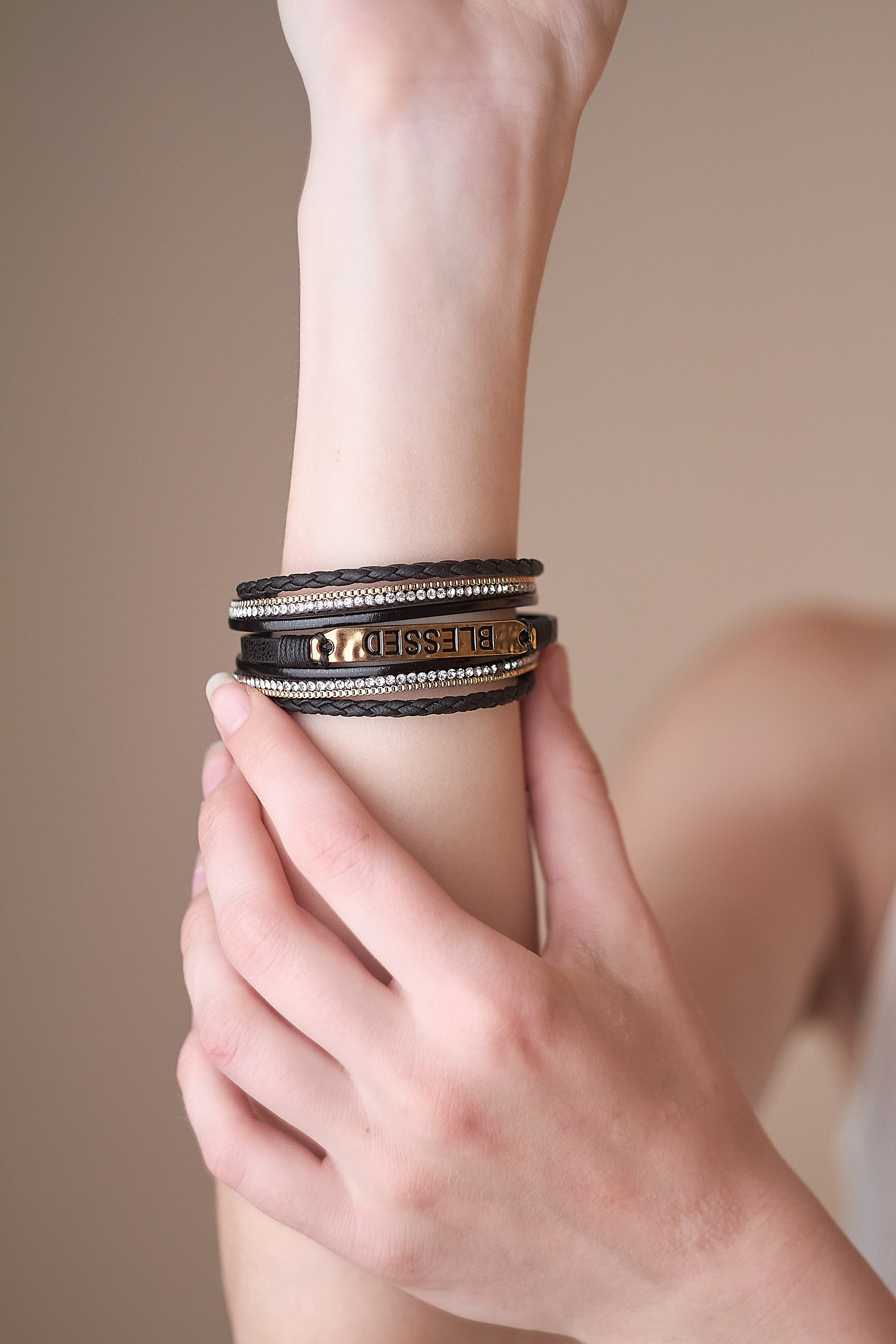 Браслеты WB. Фотограф Мероприятий Новосибирск