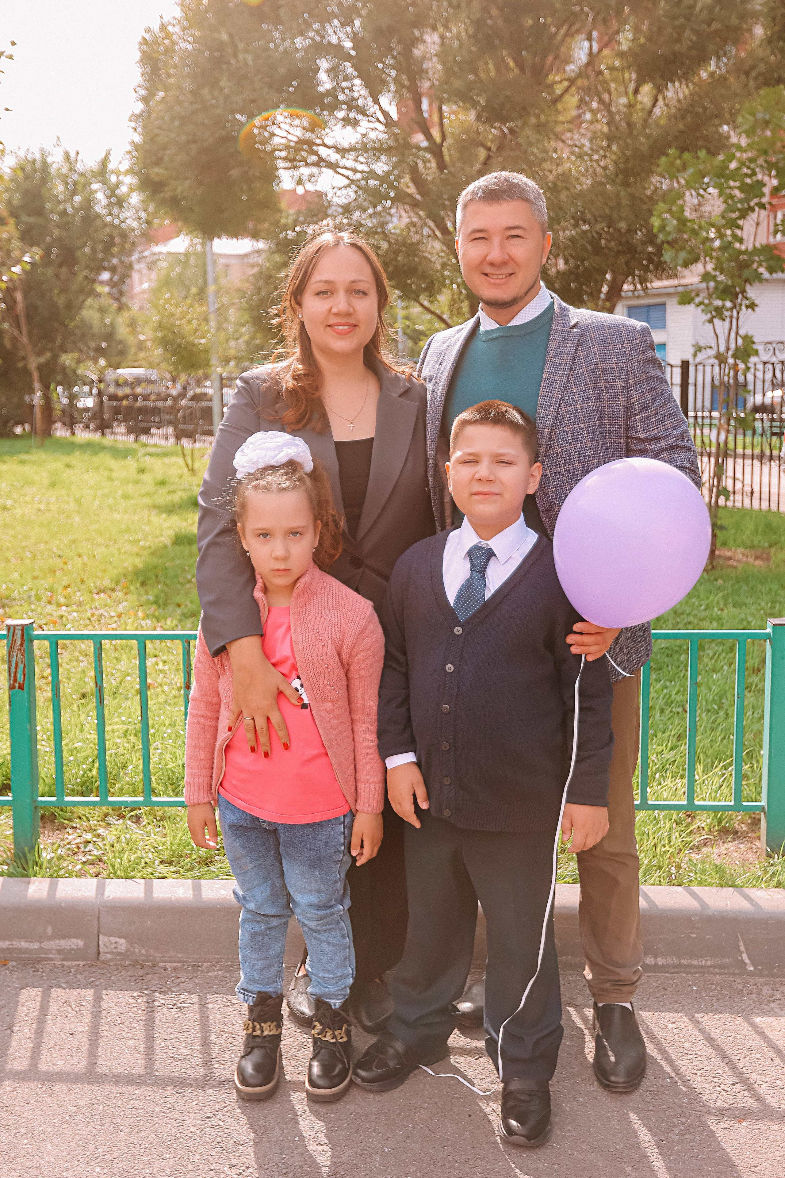 1 сентября линейка+кл час+портреты. Семейный фотограф Тюмень, фотограф на роды Салмина Мария