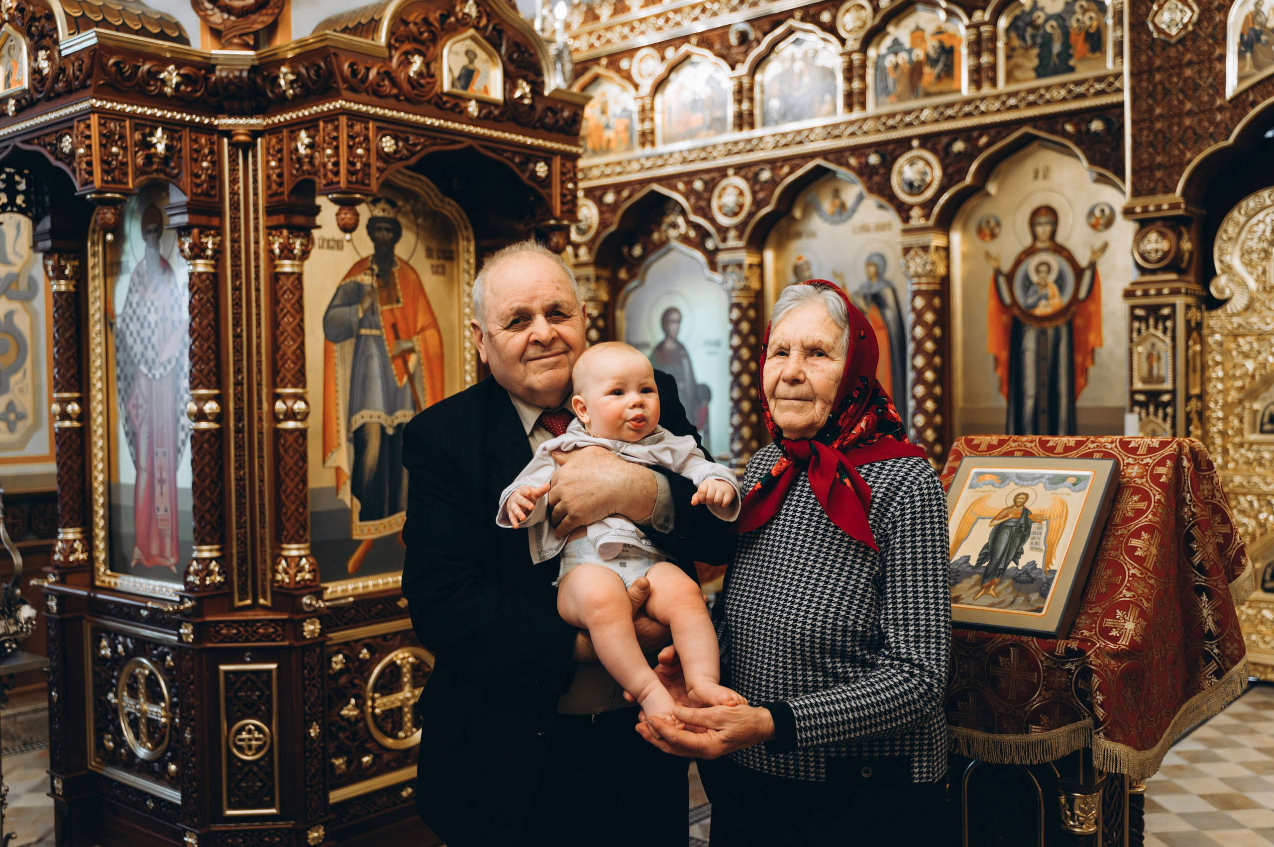Крещение Фёдора (Храм Всех Святых) криптовый. Семейный фотограф в Минске Дарья Дреко