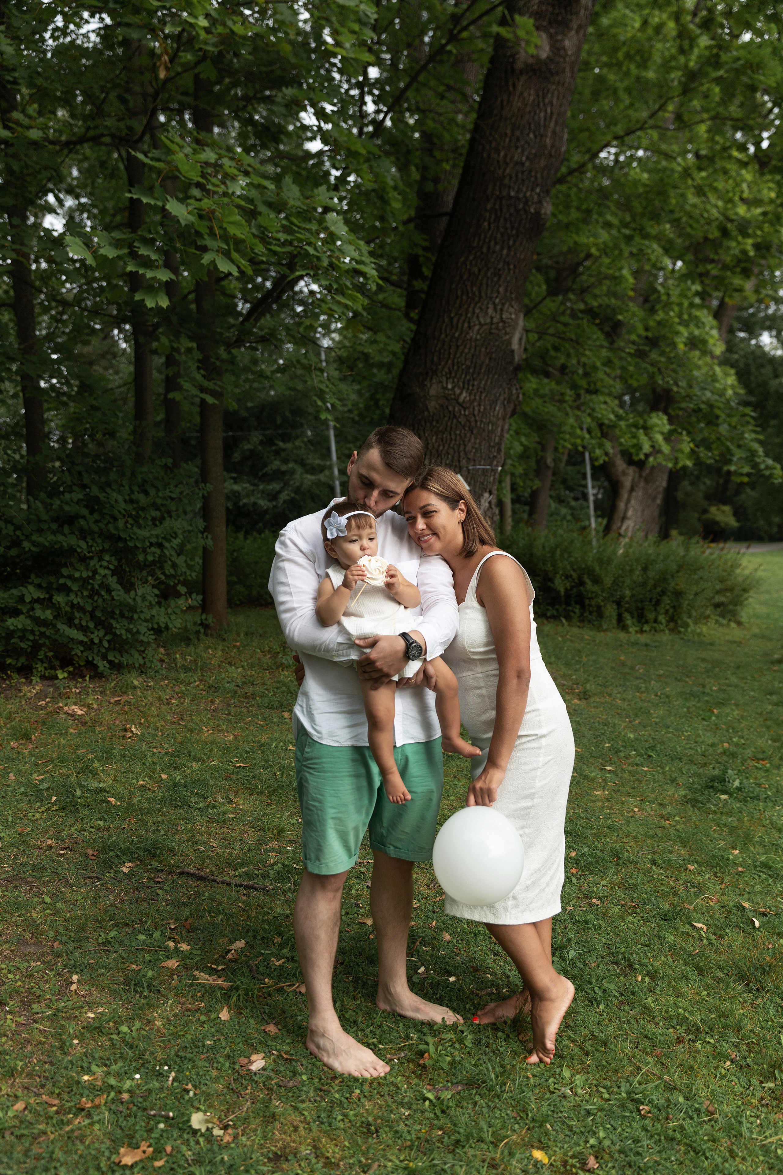 Съемка годовасия на природе. Свадебный и портретный фотограф в Санкт-Петербурге Надежда Чечулина