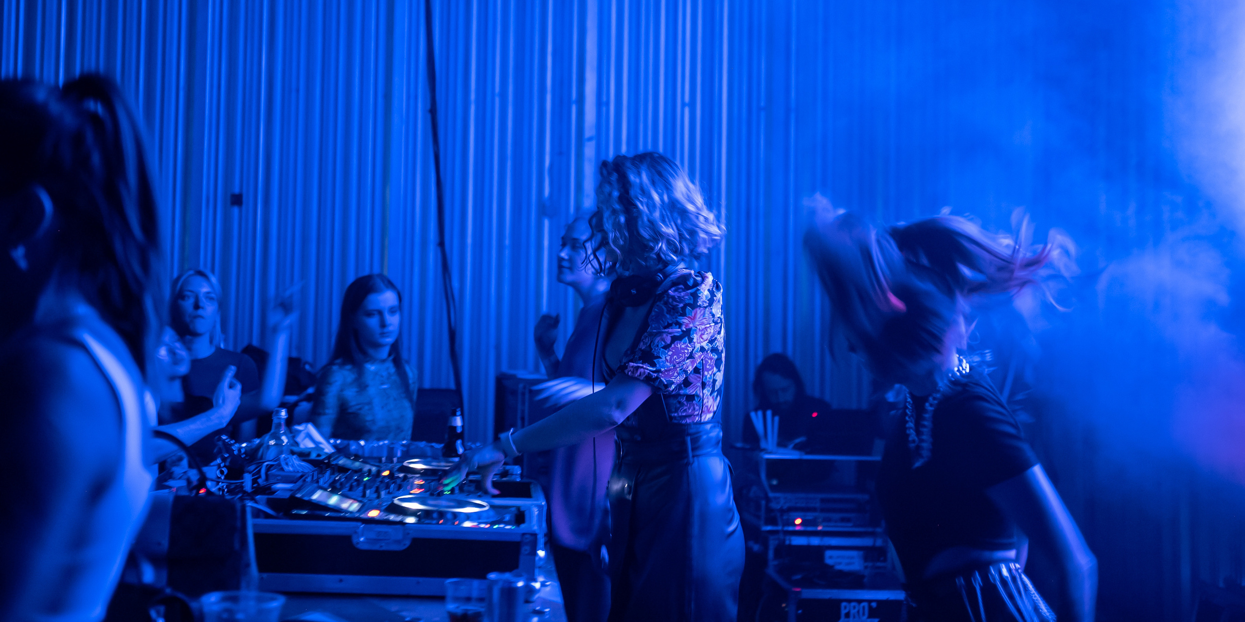 Вечеринка LEGAL'NAYA