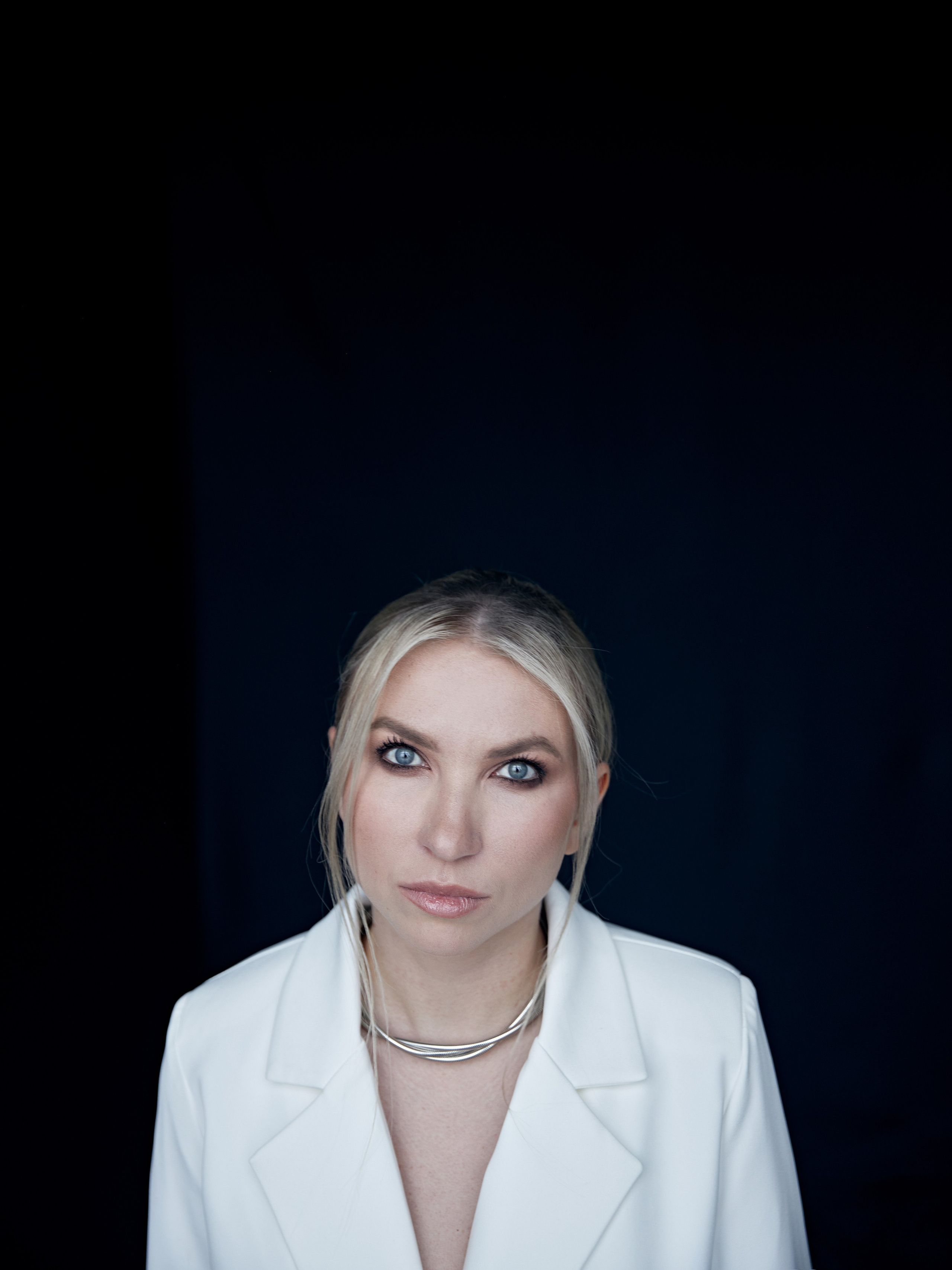 ANNA. Yulia Otroschenko