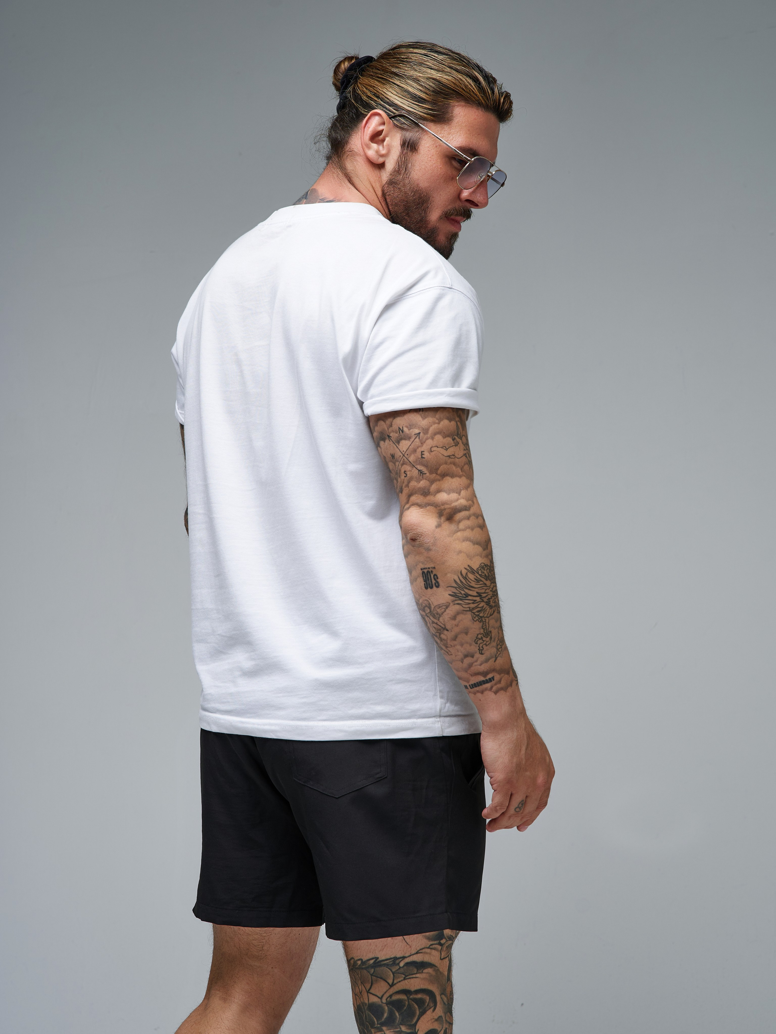 Шорты Moviqlo. Фотограф для маркетплейсов в Москве