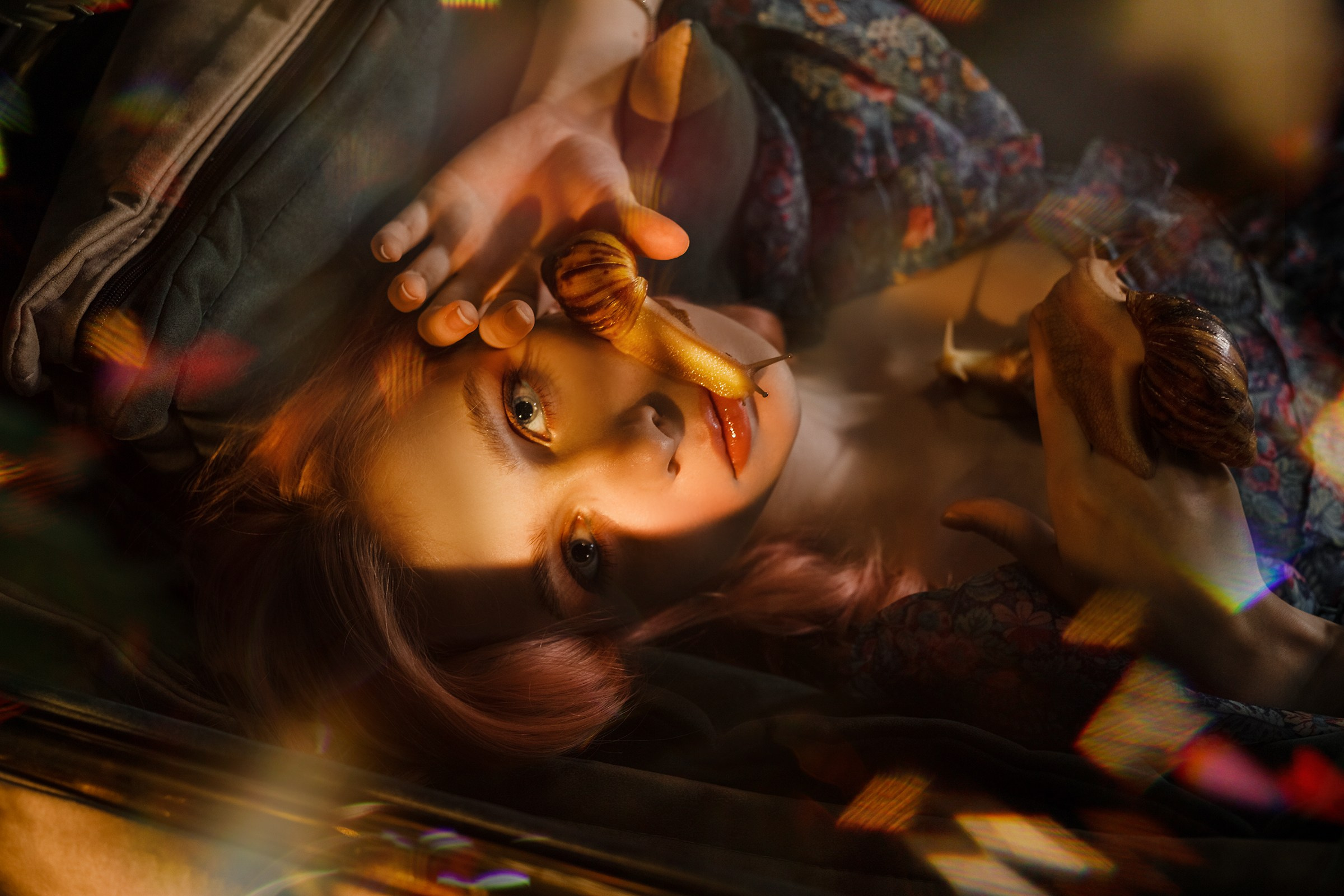 Ульяна и Юлия с улитками. Семейный и портретный фотограф в Санкт-Петербурге