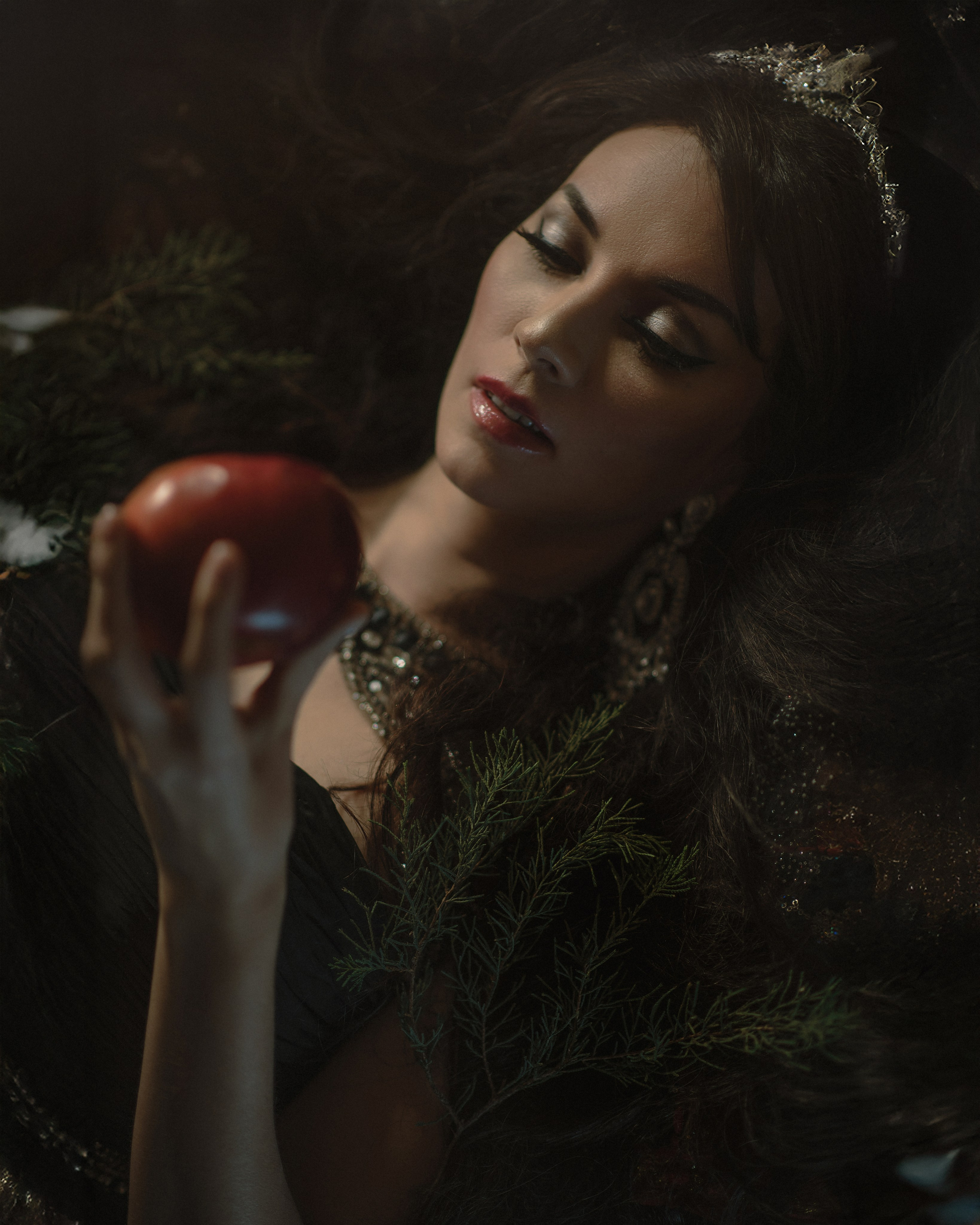 NY'2026. Елена Северина фотограф, Алматы: репортаж (спорт, концерты, конференции), предметная и фуд-съёмка, портреты, каталоги, фэшн, ретушь