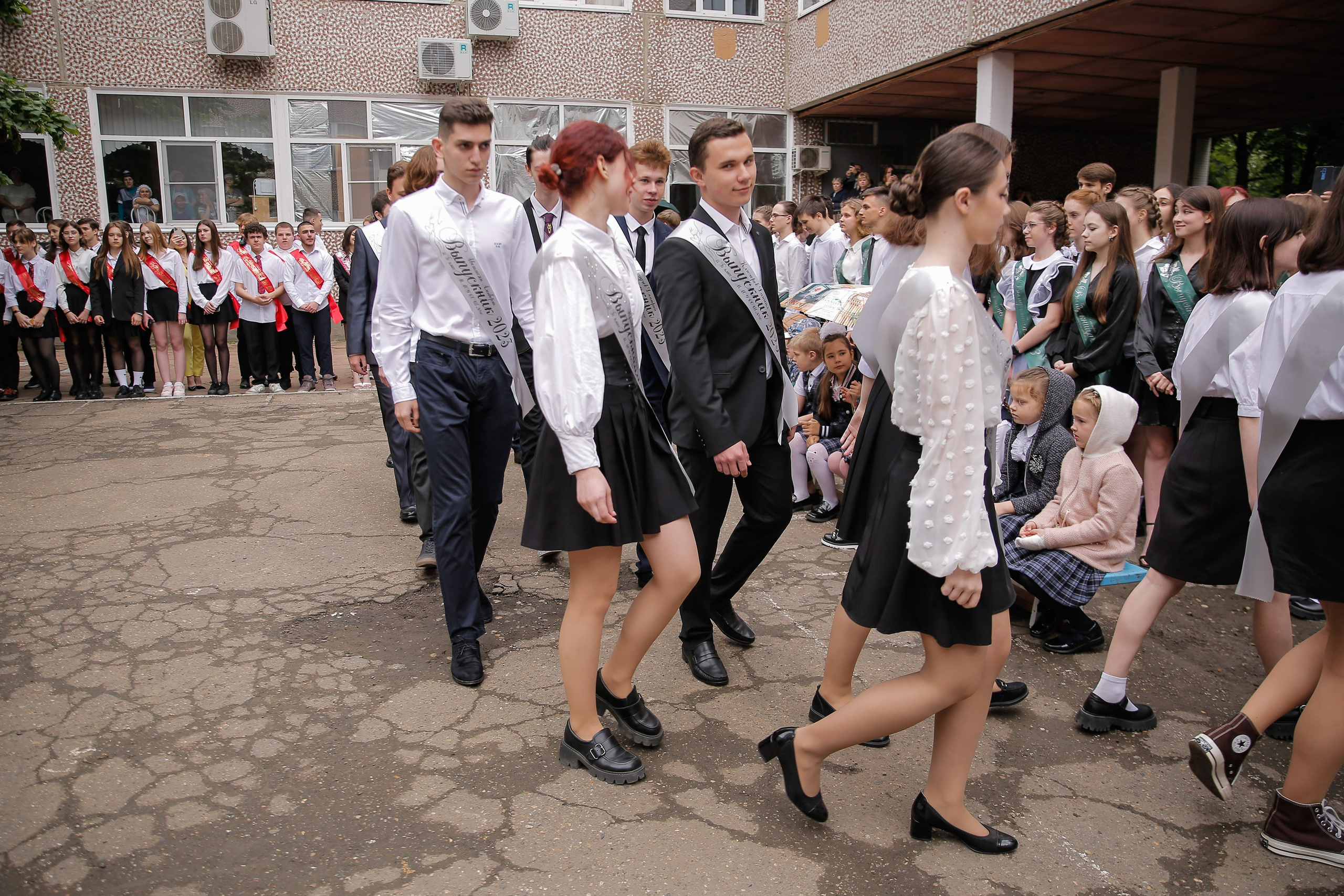Последний звонок 11 класс. Классные выпускные альбомы Классфото Краснодар