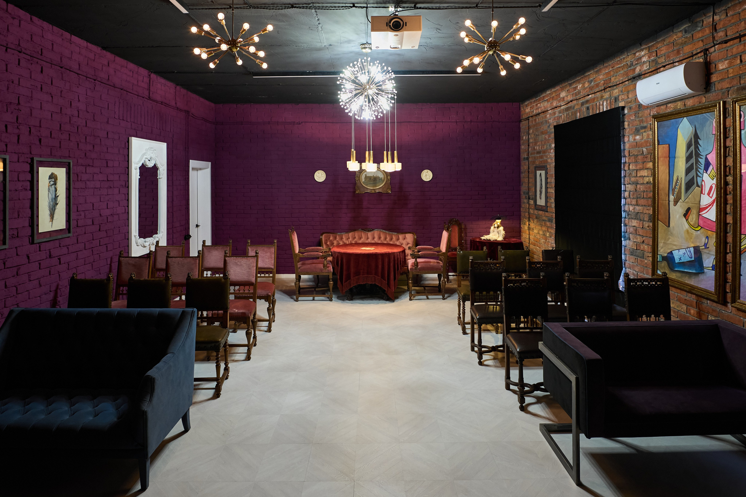 Интерьерная съемка здания продюсерского центра «Бикбау». Фотограф Олег Сотник