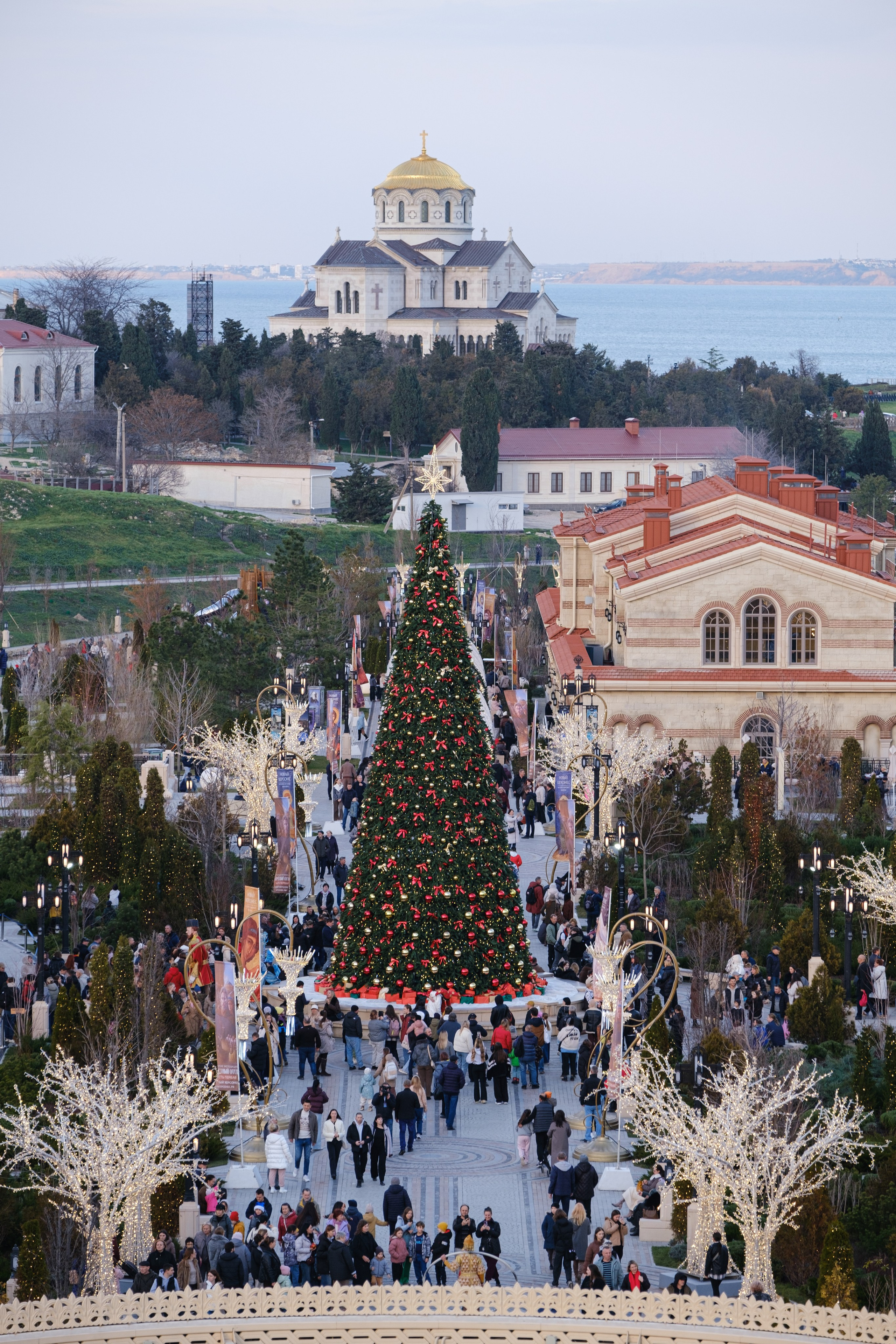 Новогодний репортаж из парка «Новый Херсонес» | Фотограф Илья Желдак. Профессиональная фотосъемка в Крыму. Натуральные эмоции и живые кадры. Забронируйте дату прямо сейчас!