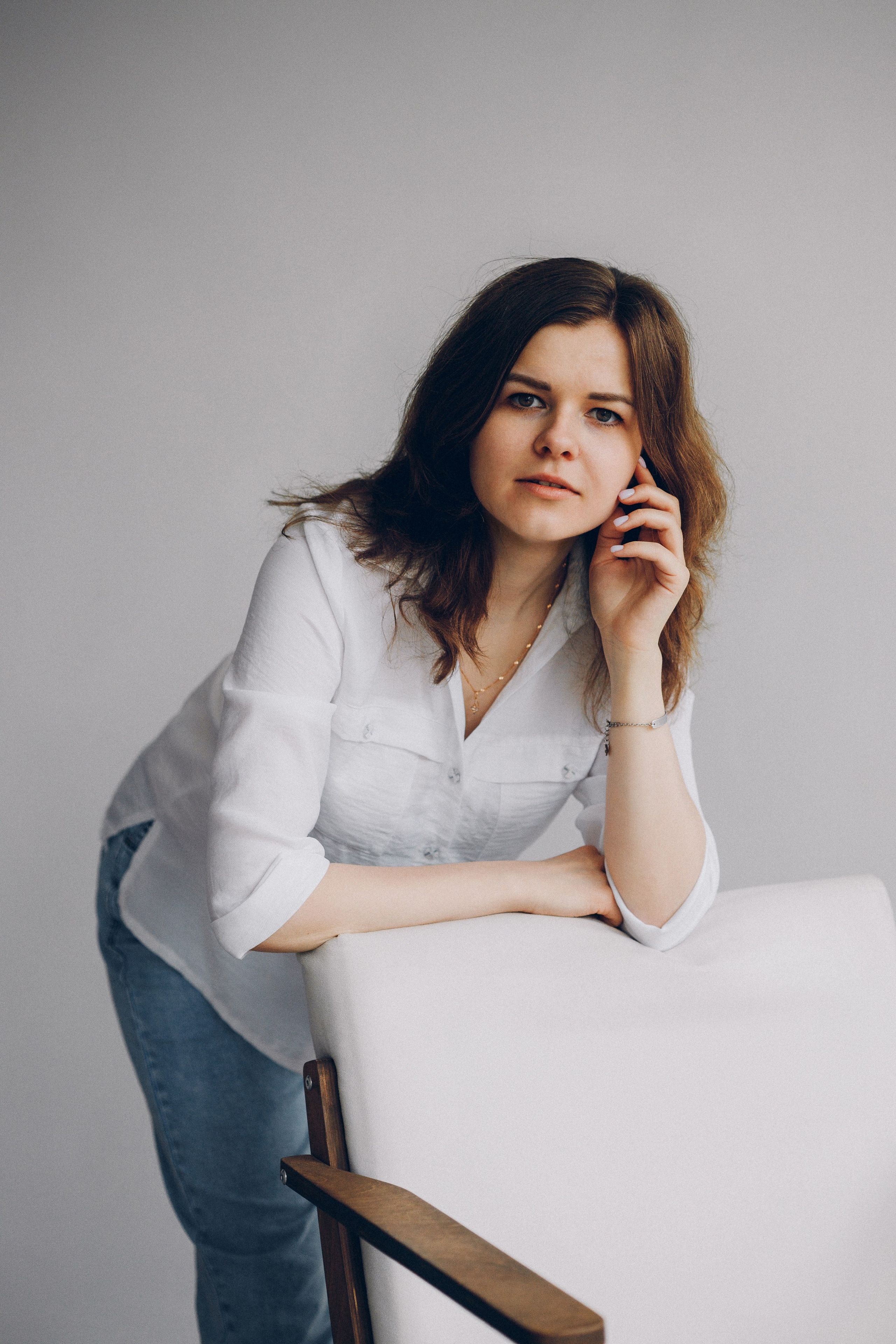 Студийная фотосессия с Люсей. Выпускные альбомы в Серпухове