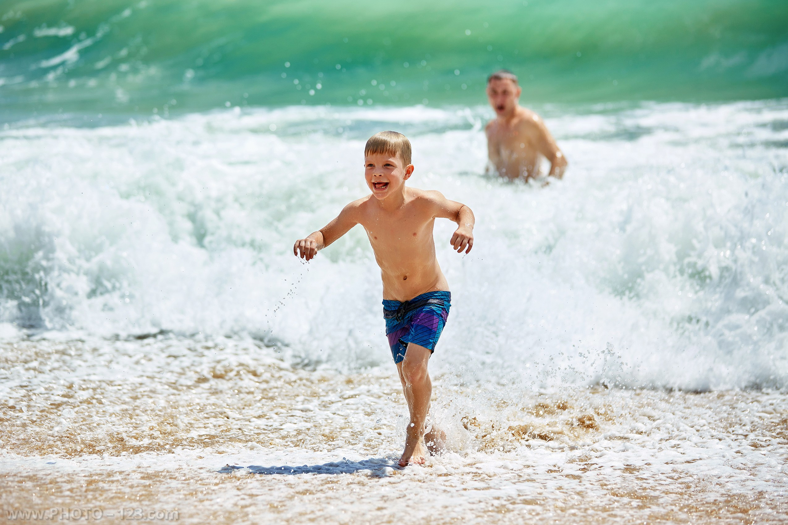 Family connection, tropical beauty — Nha Trang portraits