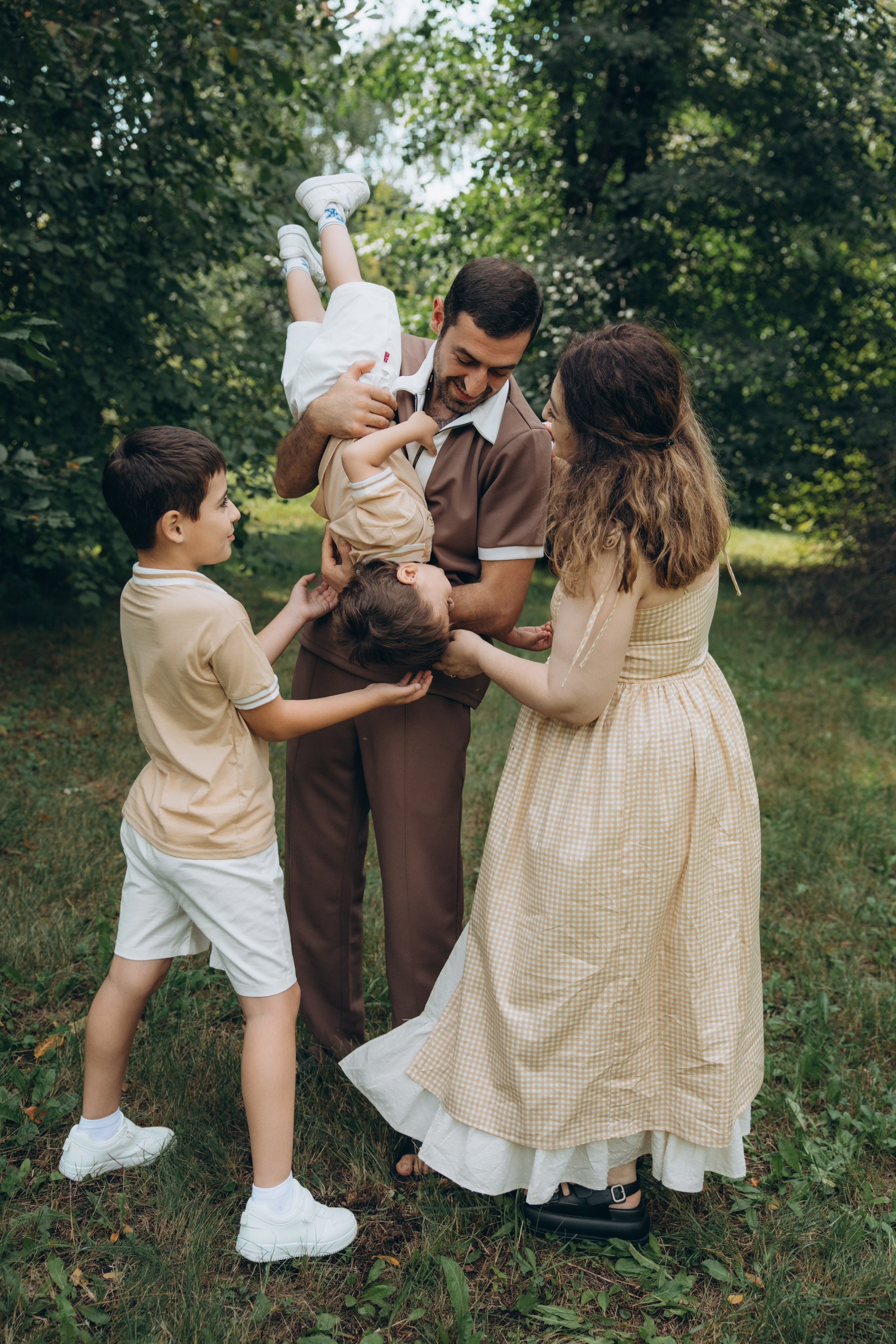 Семейная фотосессия в парке ЦПКиО. Свадебный, семейный фотограф в Иркутске Светлана Макаричева