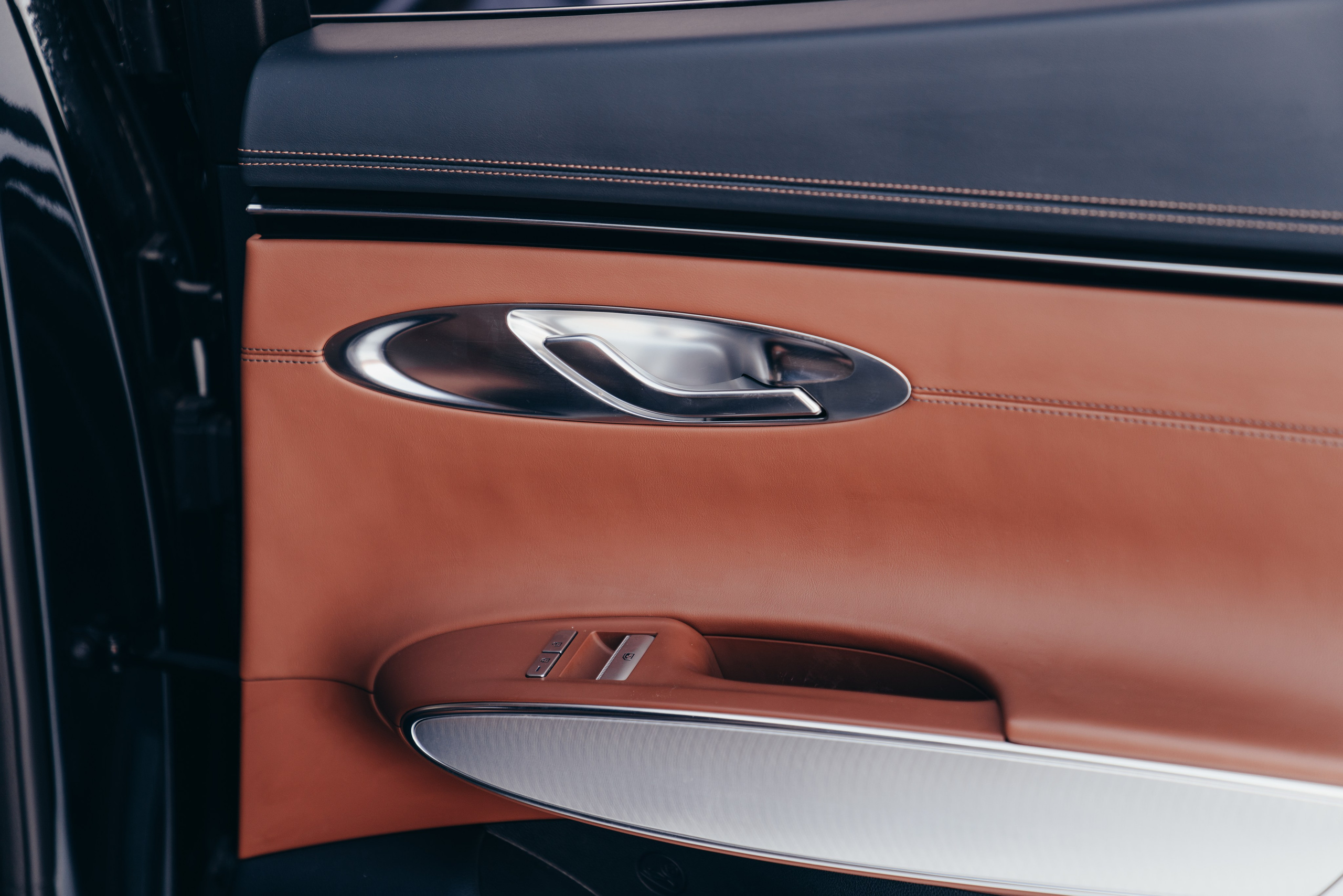 Genesis GV70. Идеальные портреты для соцсетей — Фотограф Ленар