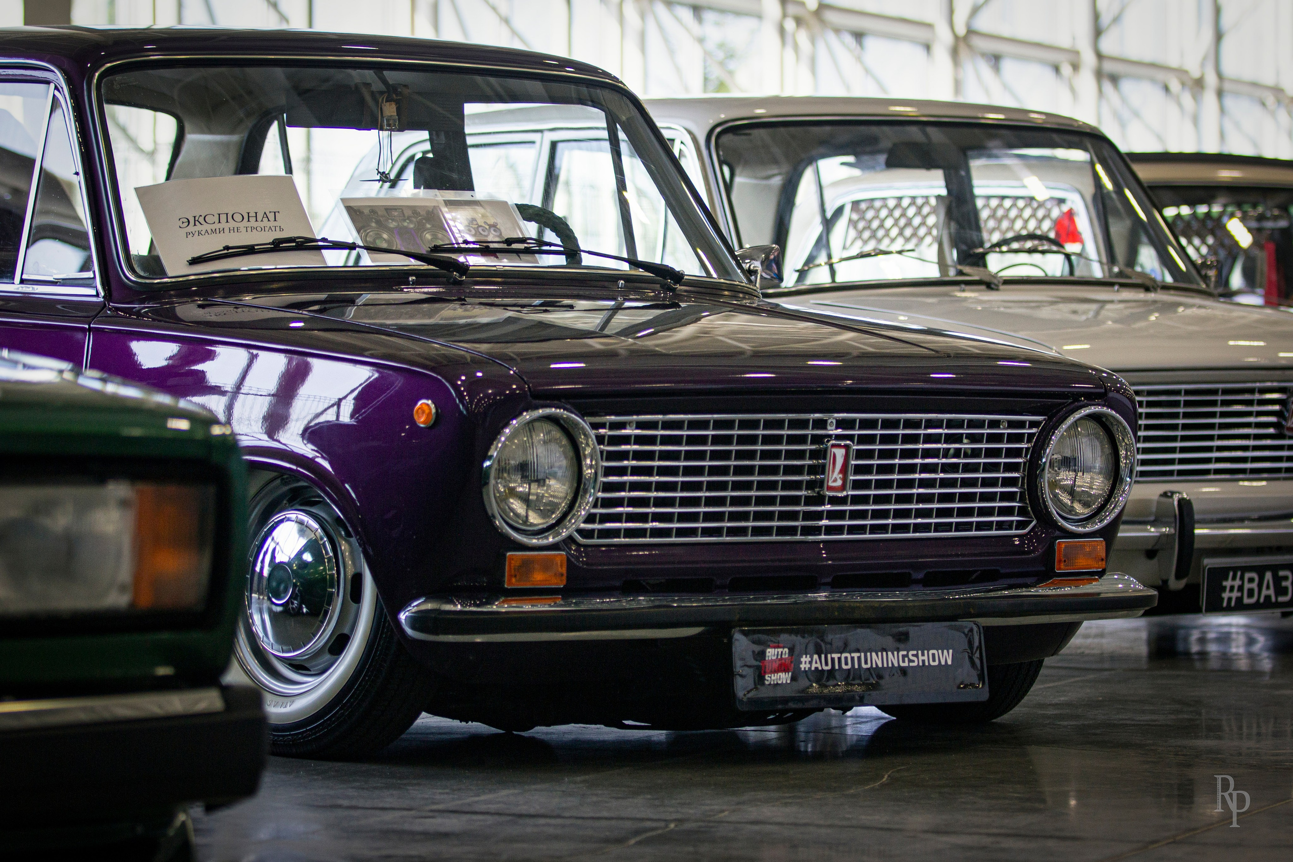 AUTO TUNING SHOW. Rusty Photographer