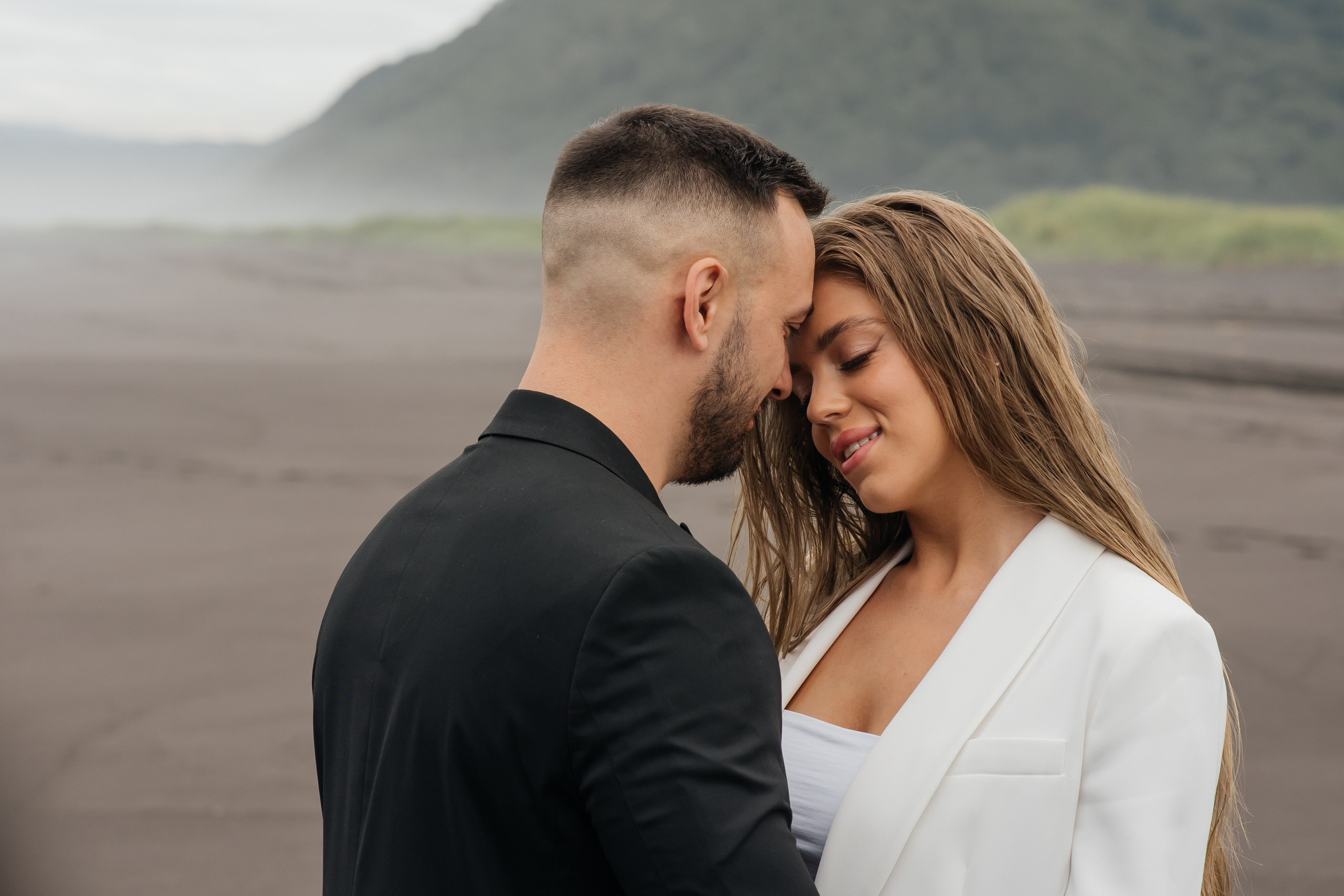 Камчатка (Халактырский пляж). Свадебный фотограф Наталья Помазкина | Репортаж Екатеринбург Москва