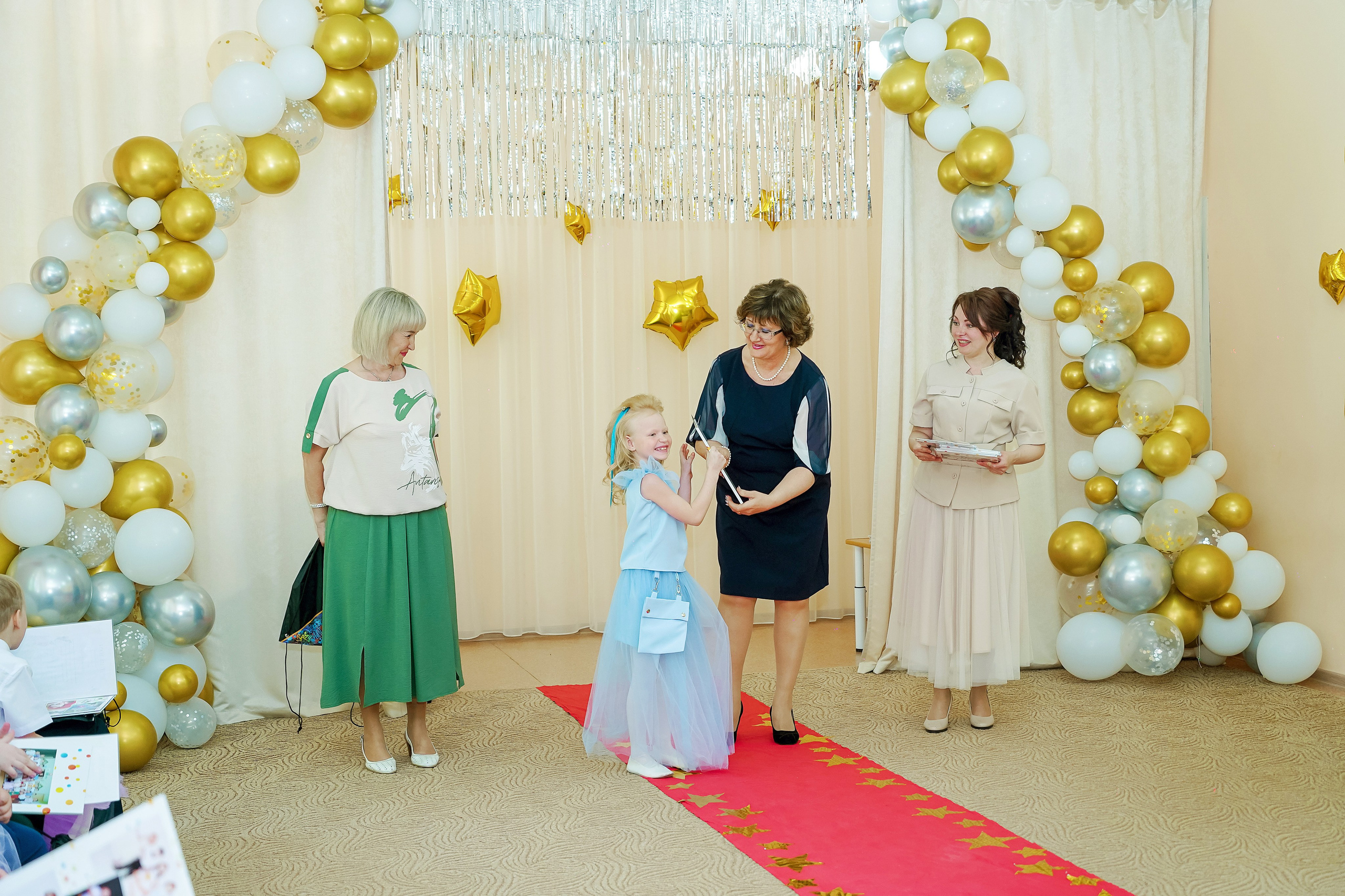 Фотосъемка видеосъёмка фотограф видеооператор новогодних утренников  в. Фотограф, видеооператор Нина Коршунова