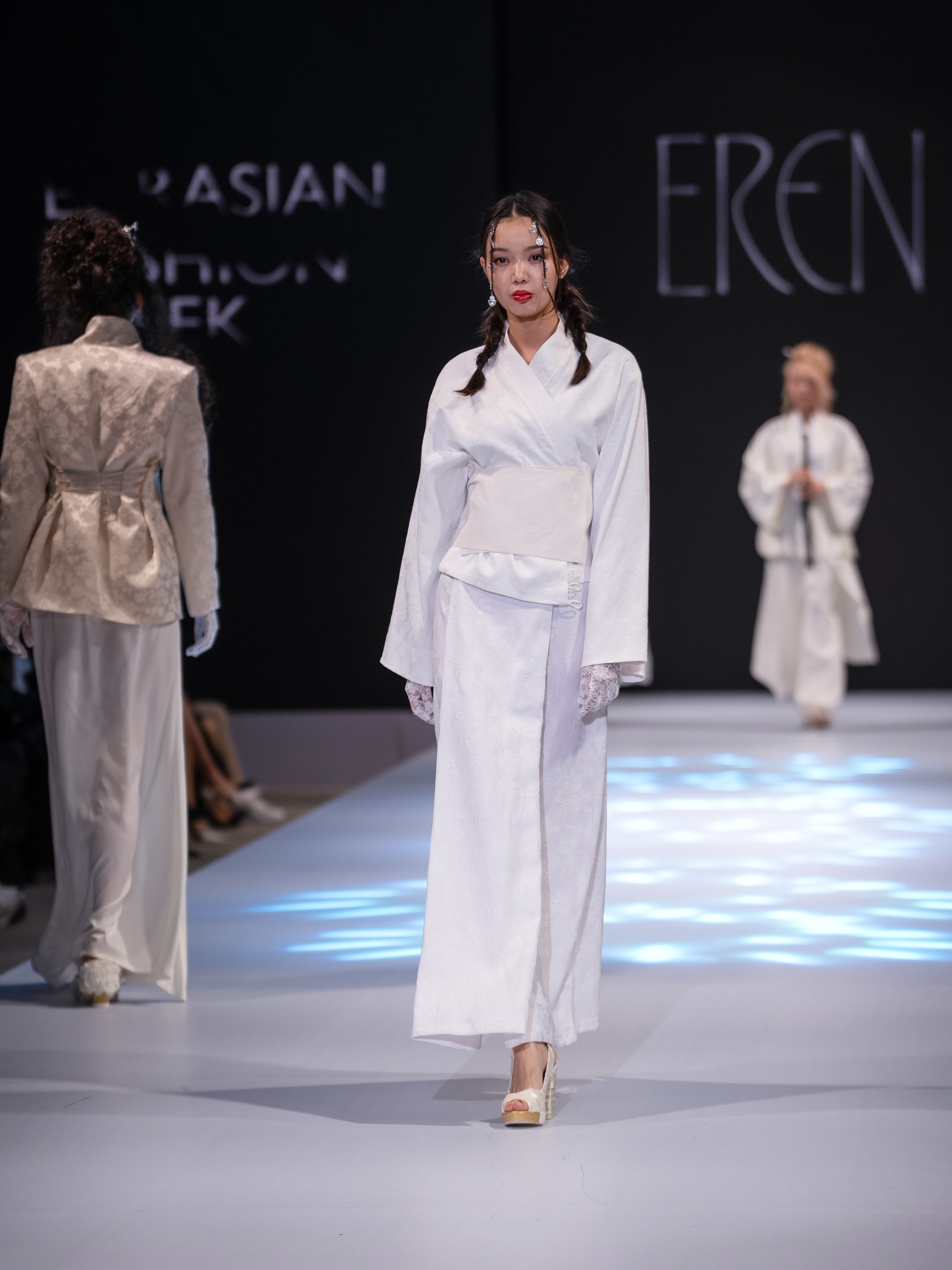 EURASIAN FASHION WEEK Eren. Сайт Алматинского НЮ АРТ, будуар и фэшн фотографа Дениса Карпенко