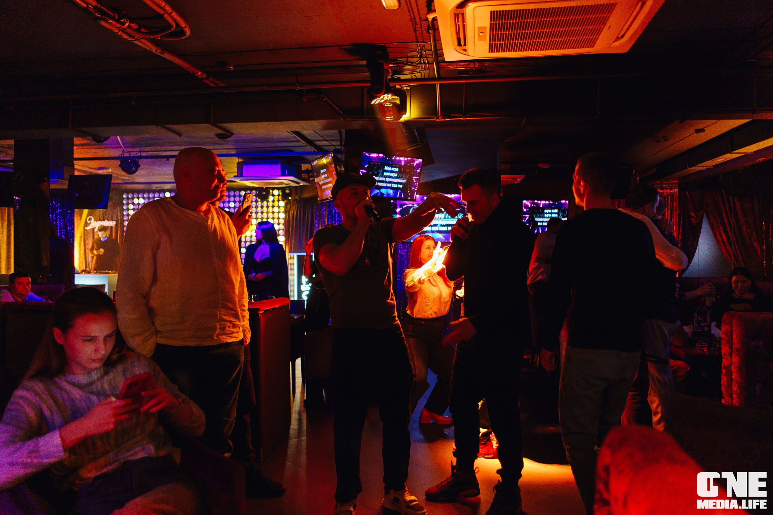 Фоторепортаж из караоке-клуба Эйфория. One Media Life: фоторепортажи, фотоотчеты с мероприятий и заведений