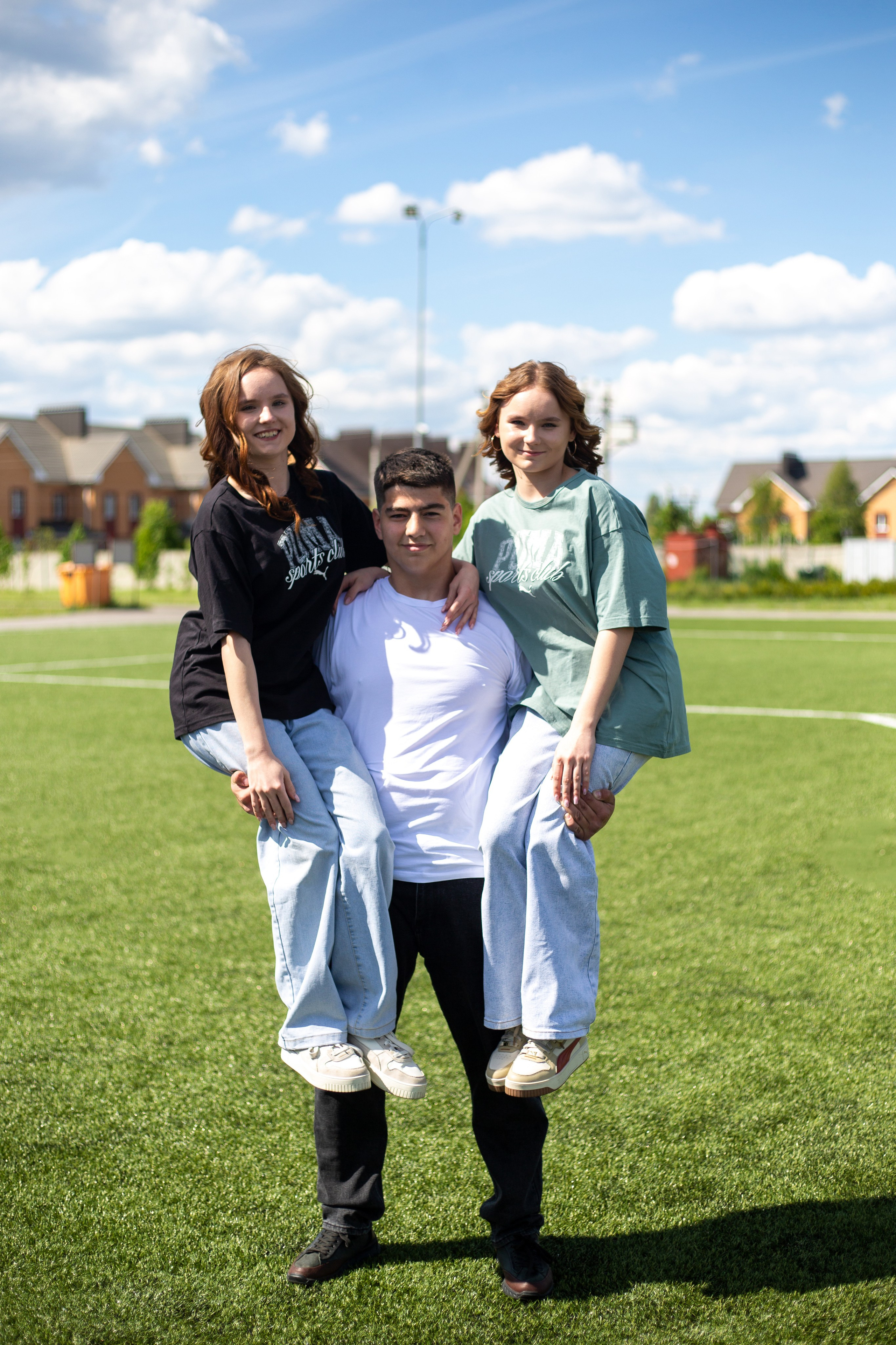 Съемка на стадионе для выпускного альбома В.Хава. Выпускные альбомы Воронеж от Веры Соколовой