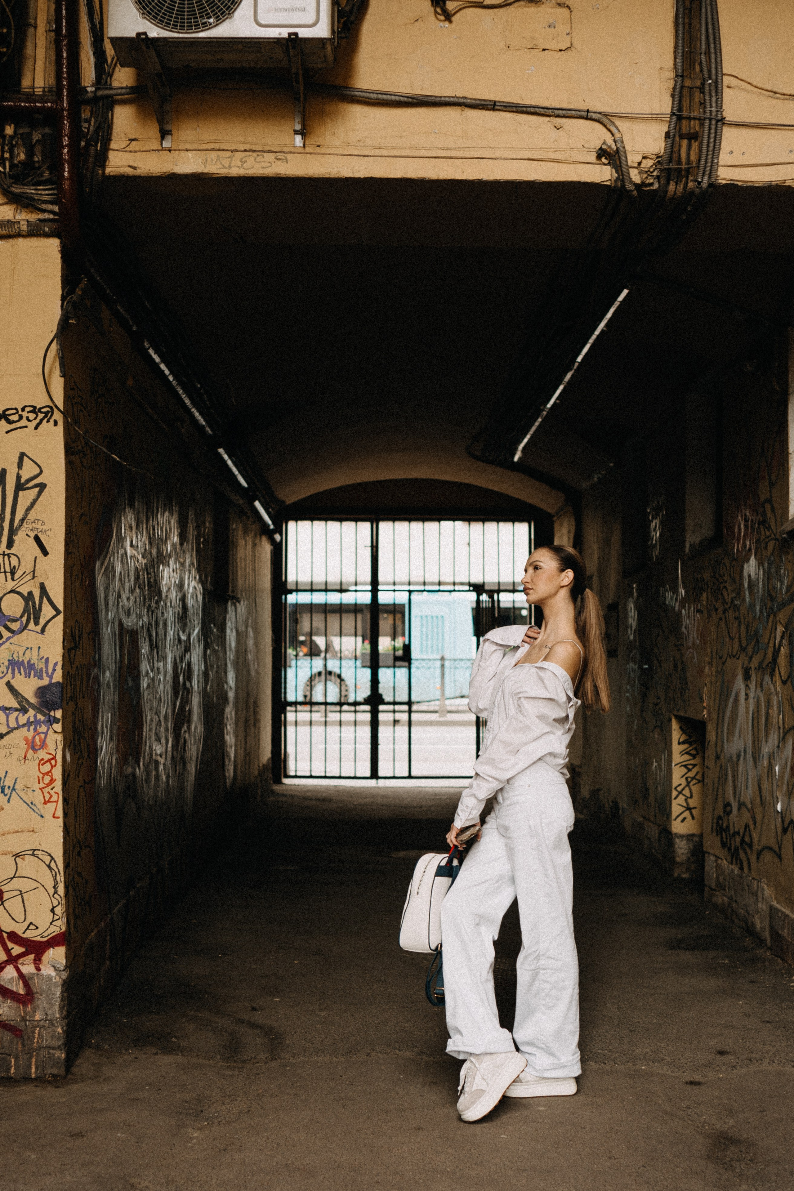 МЫ ГУЛЯЛИ ПРО КРЫШАМ ПИТЕРА. Профессиональный фотограф, Санкт-Петербург — Виктория Богомолова