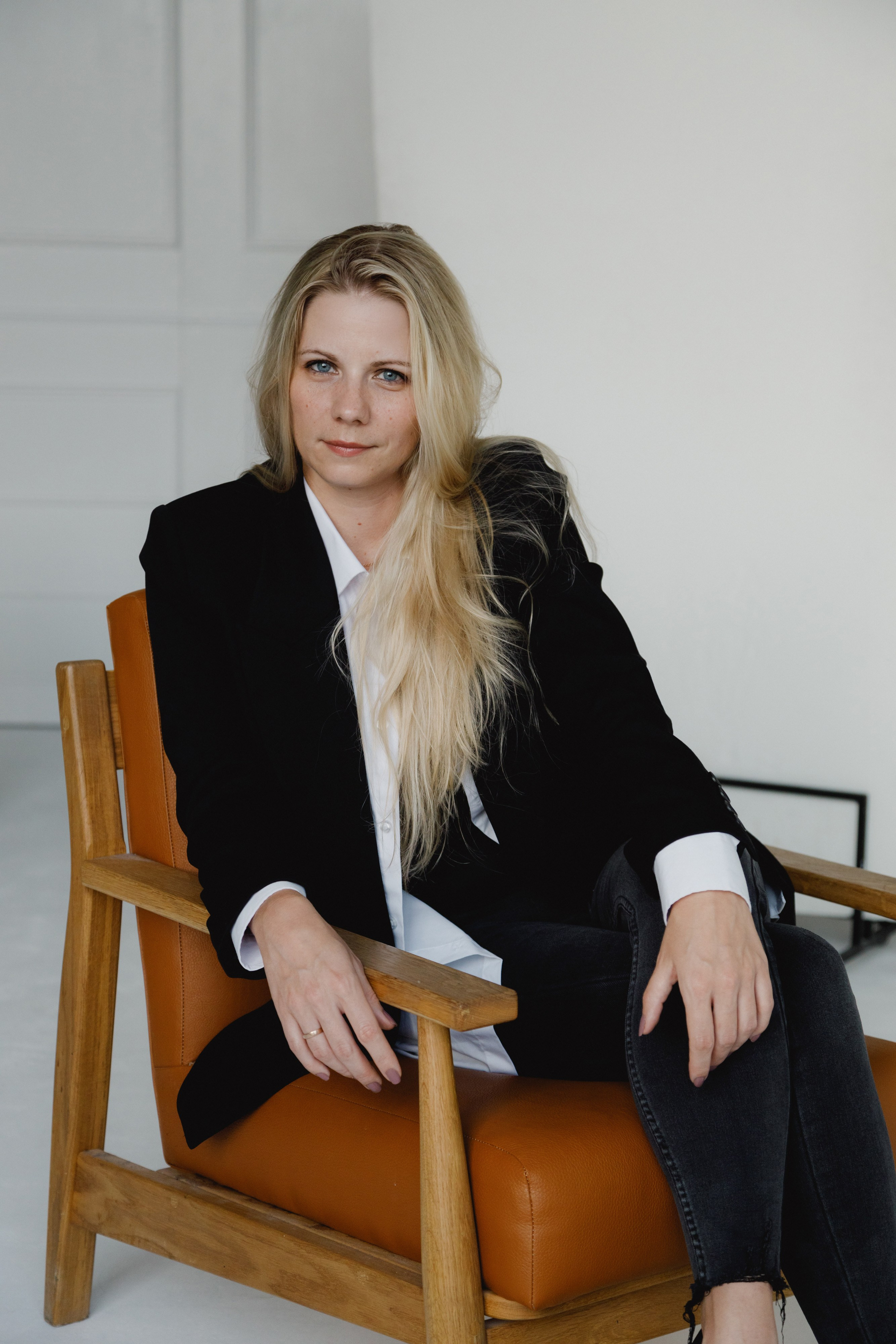 Деловой взгляд, искренняя улыбка. Фотограф в Москве — Ольга Федотова