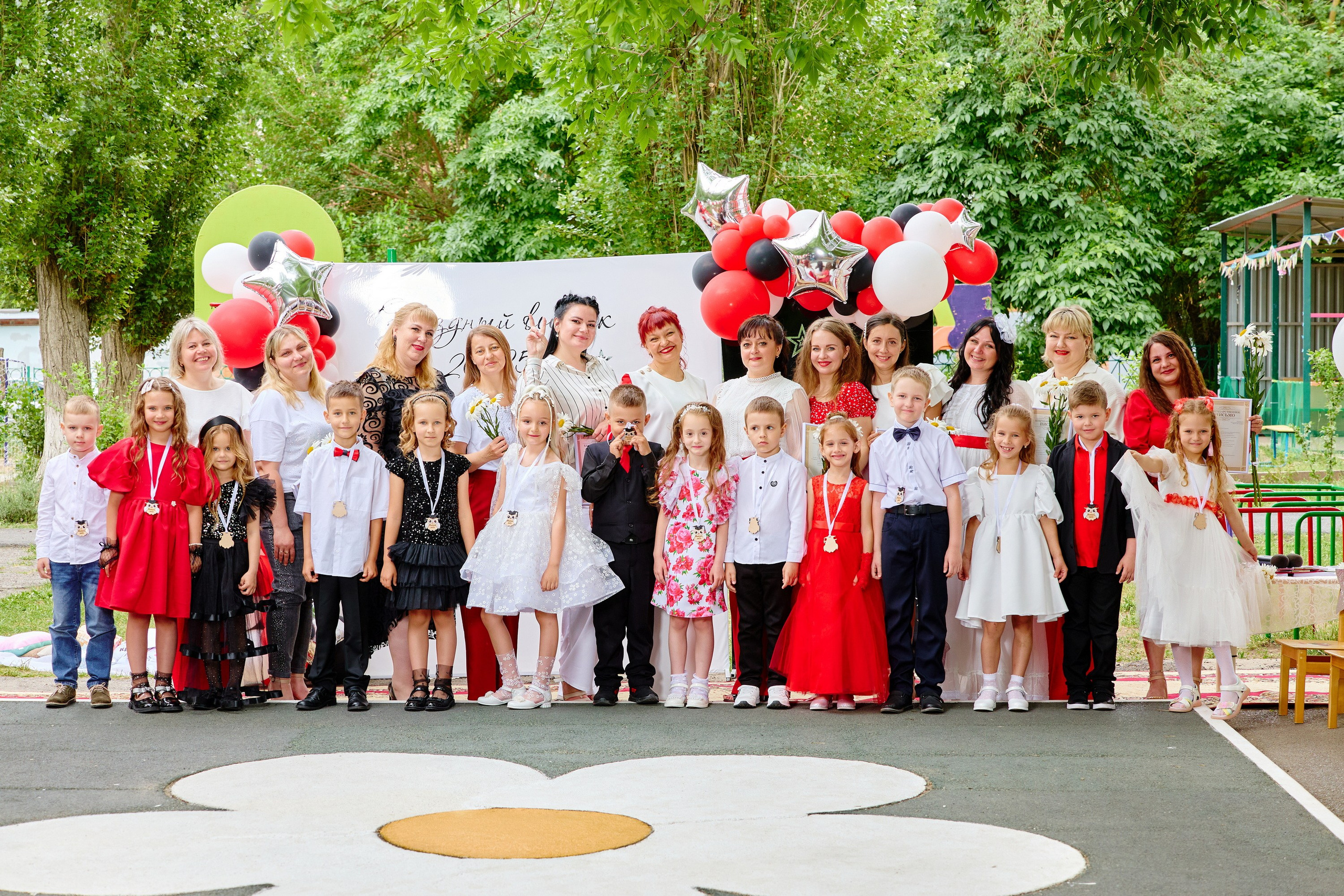 Выпускной 45 сад. Фотограф Выпускные альбомы Таганрог Сергей Коробченко