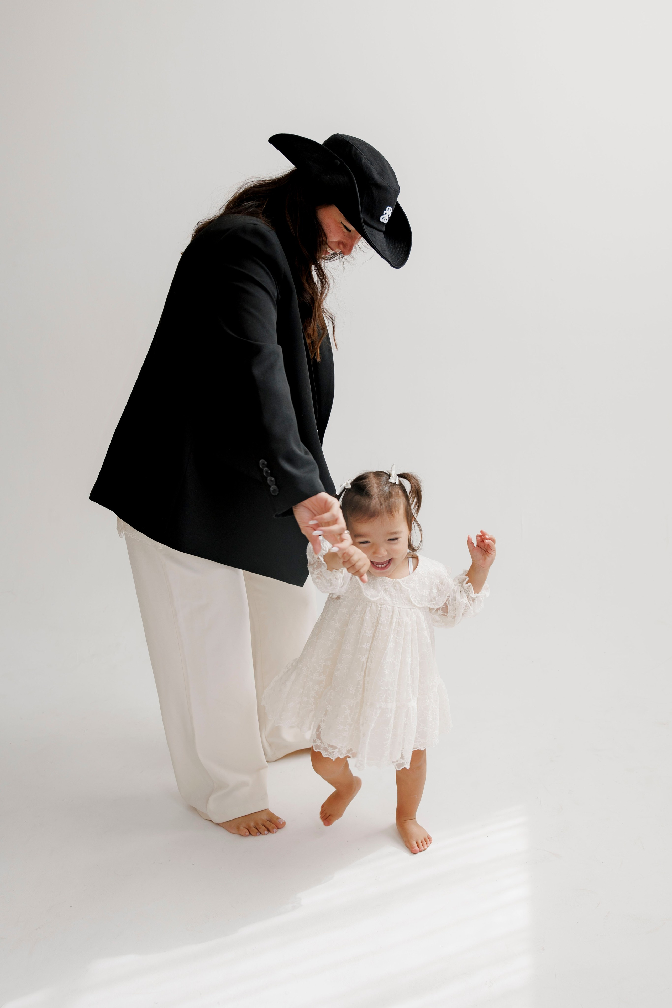 Family photoshoot inside the studio. Wedding and family photographer