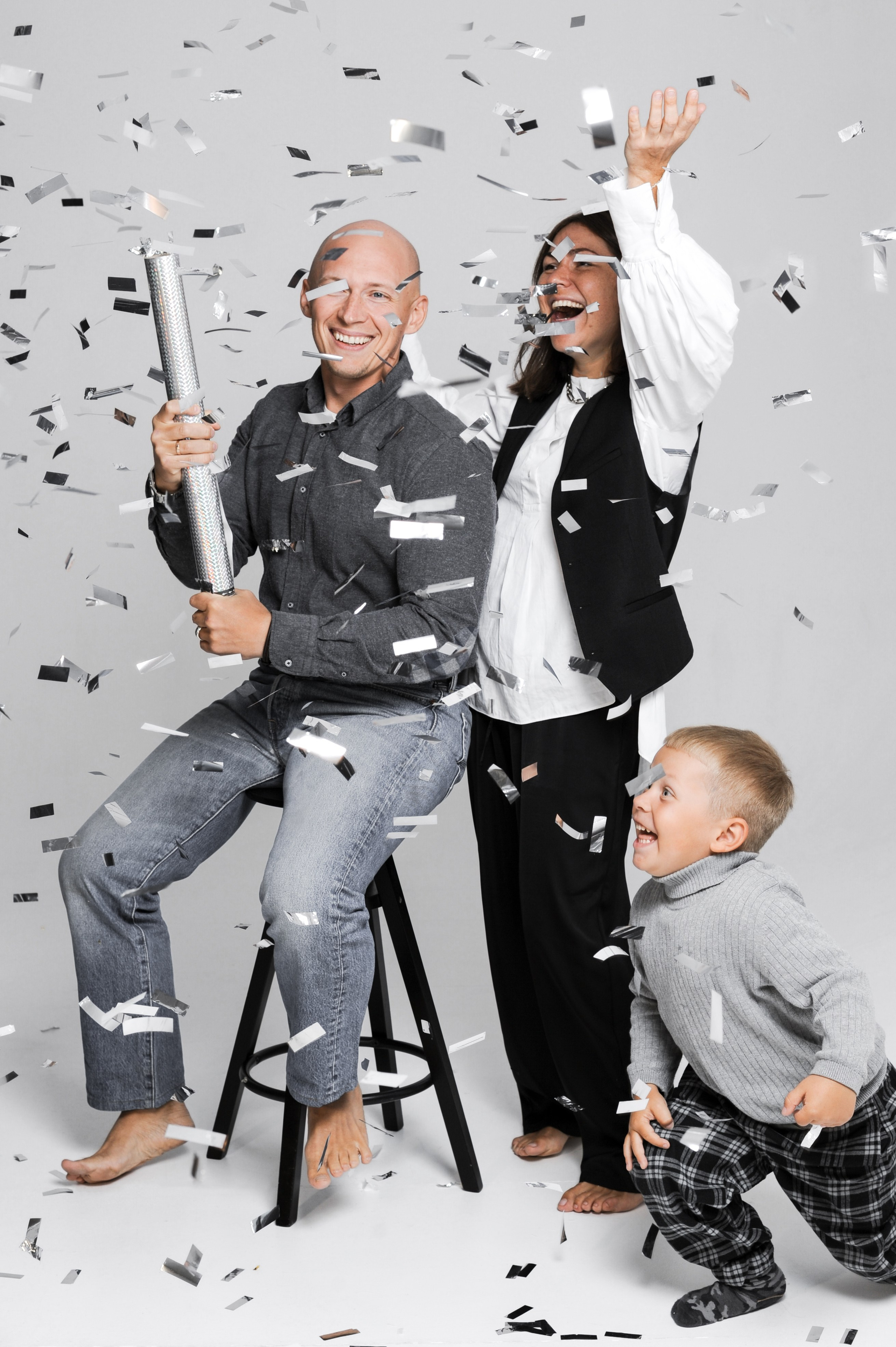 Минималистичная новогодняя семейная съемка. Фотограф в Екатеринбурге Артём Зайнетдинов