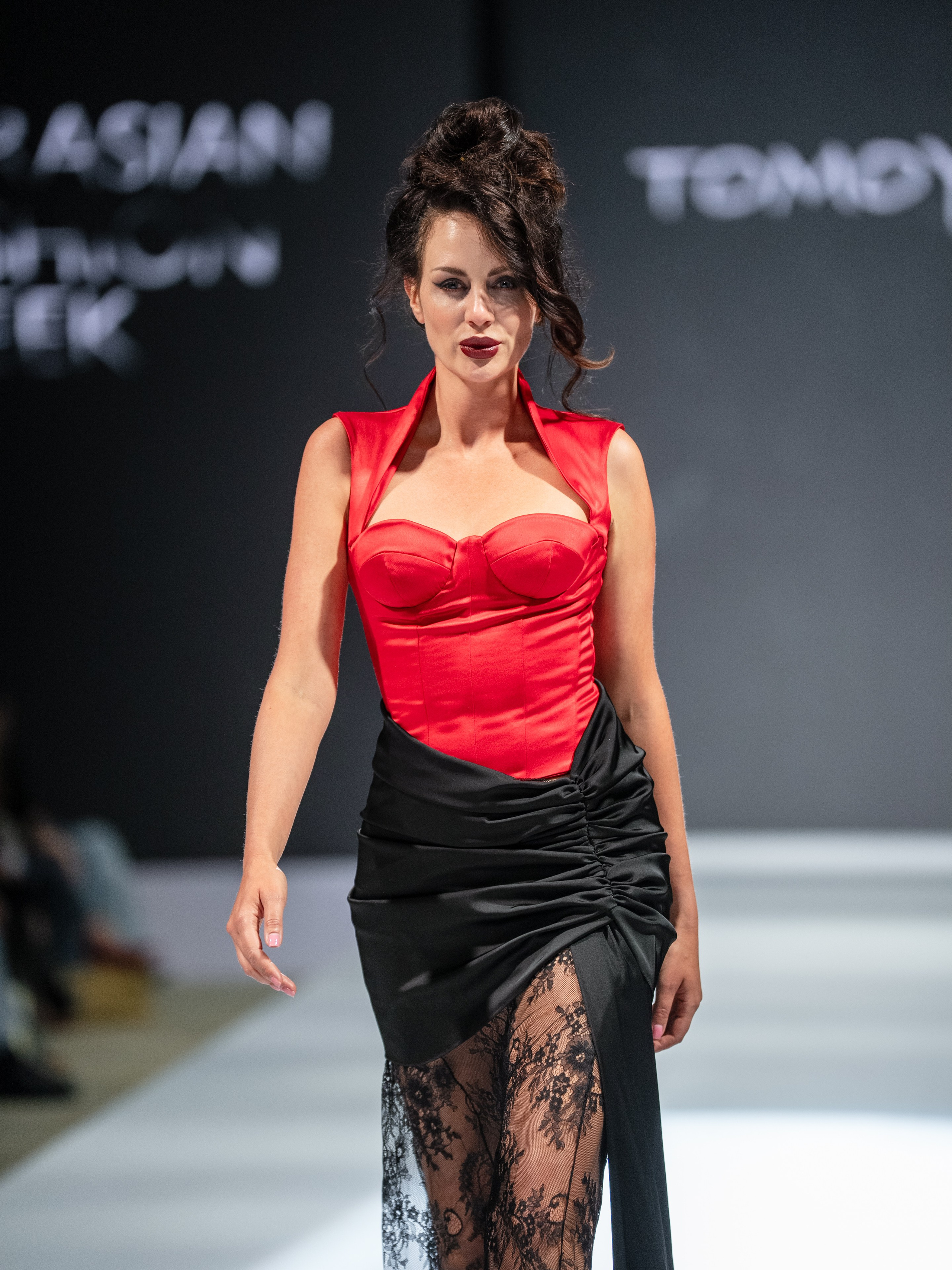 Eurasia Fashion Week Tomoyov. Сайт Алматинского НЮ АРТ, будуар и фэшн фотографа Дениса Карпенко