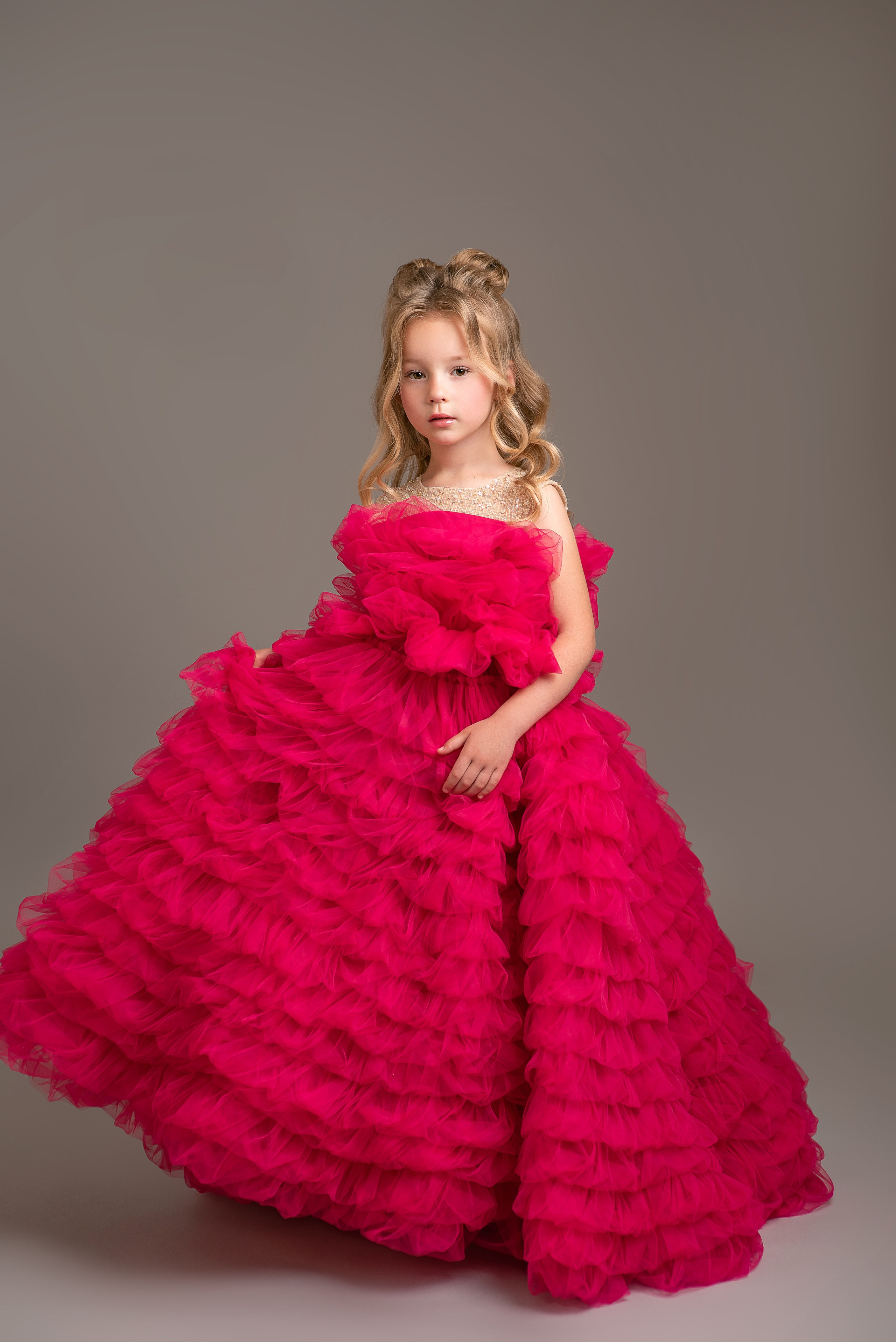 Полина пионы, гартензия. Семейный и детский фотограф Наталья Горда