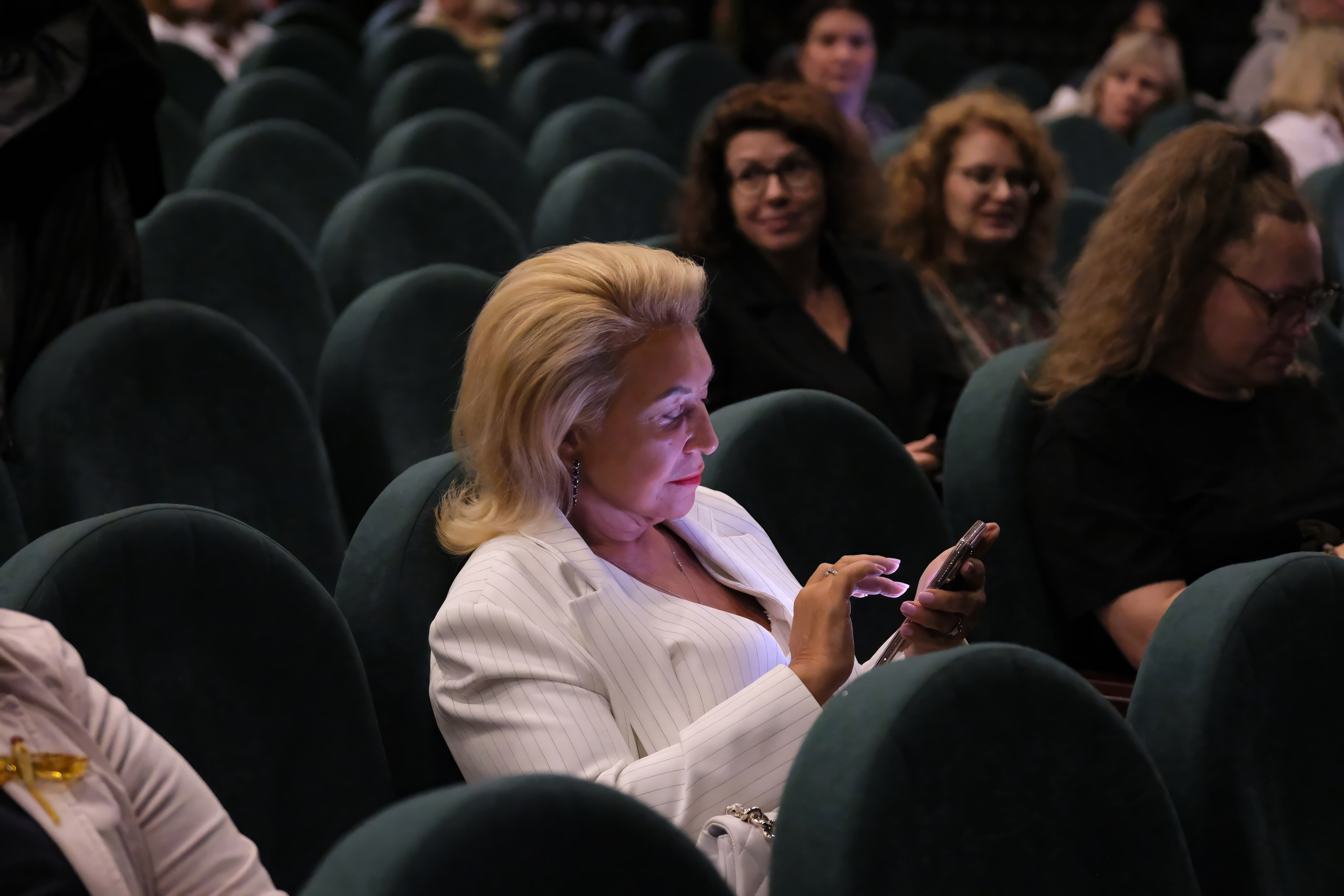 Подиумный спектакль «Стиль Надежды». Добро пожаловать в студию «Цифровой скульптор»  где искусство встречается с технологиями!