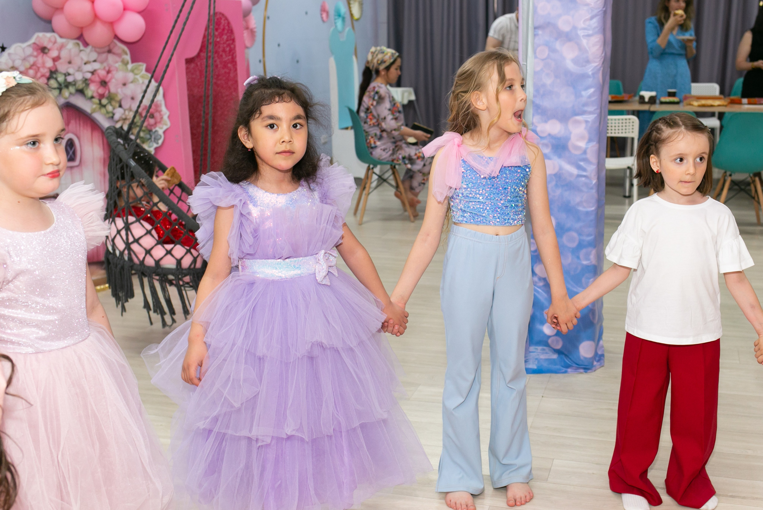 Выпускные и Утренники. Фотограф новорожденных и семейный фотограф НСО г. Бердск Марина Львова