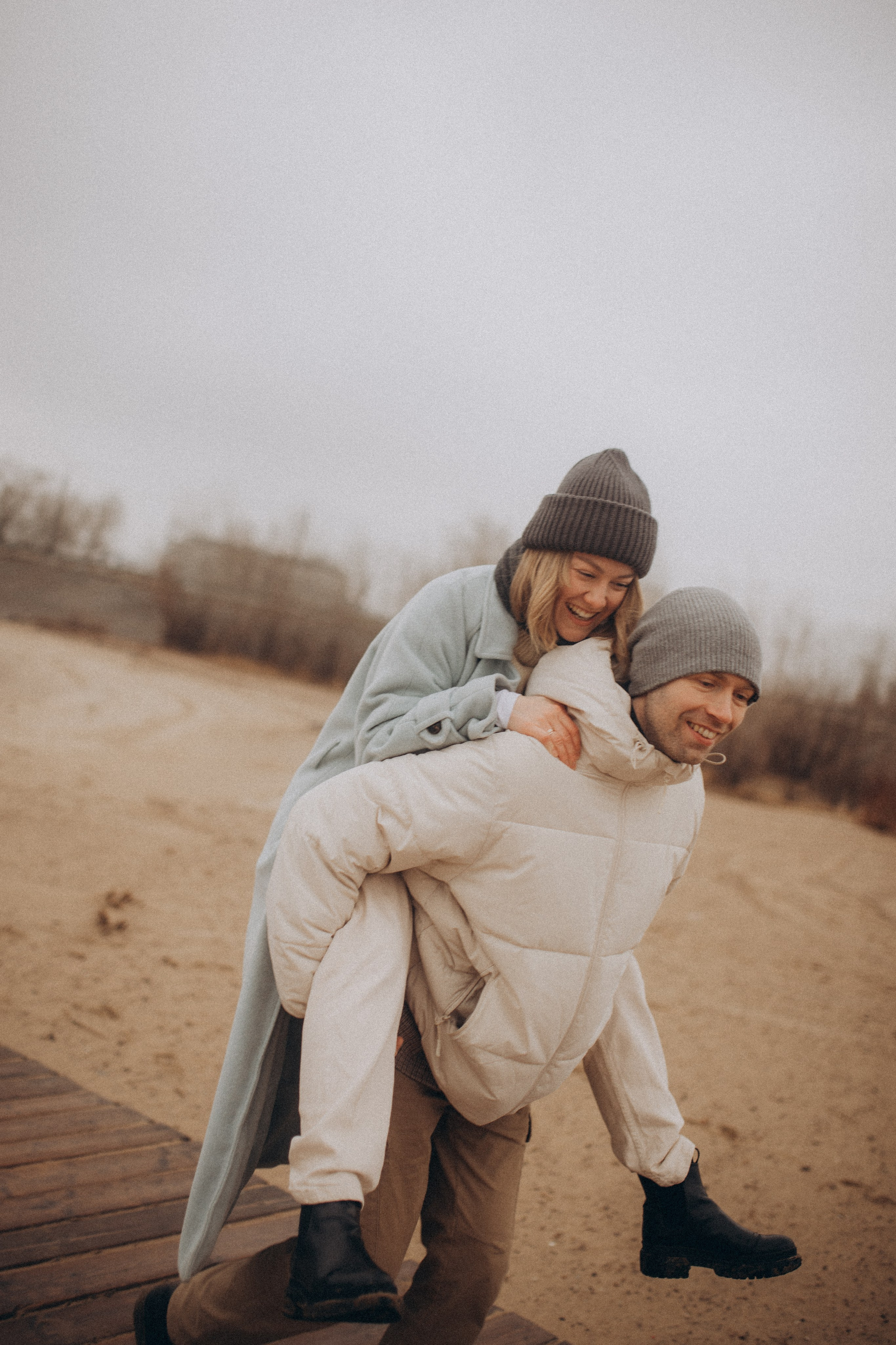 Осенний пляж. Свадебный фотограф Казань