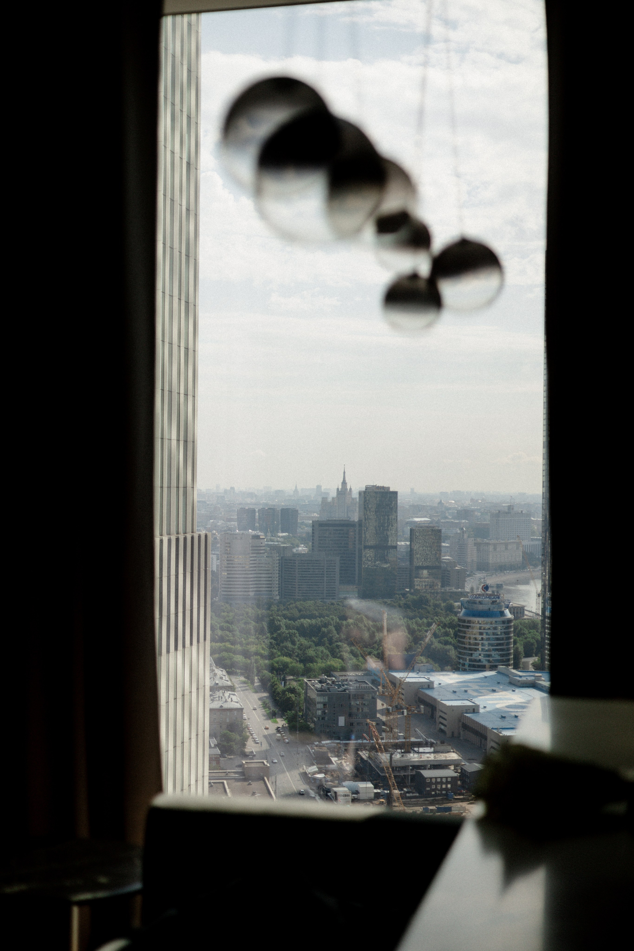 Арина и Дима. Сборы, роспись и прогулка. Свадебный и портретный фотограф в Москве Анастасия Масюк