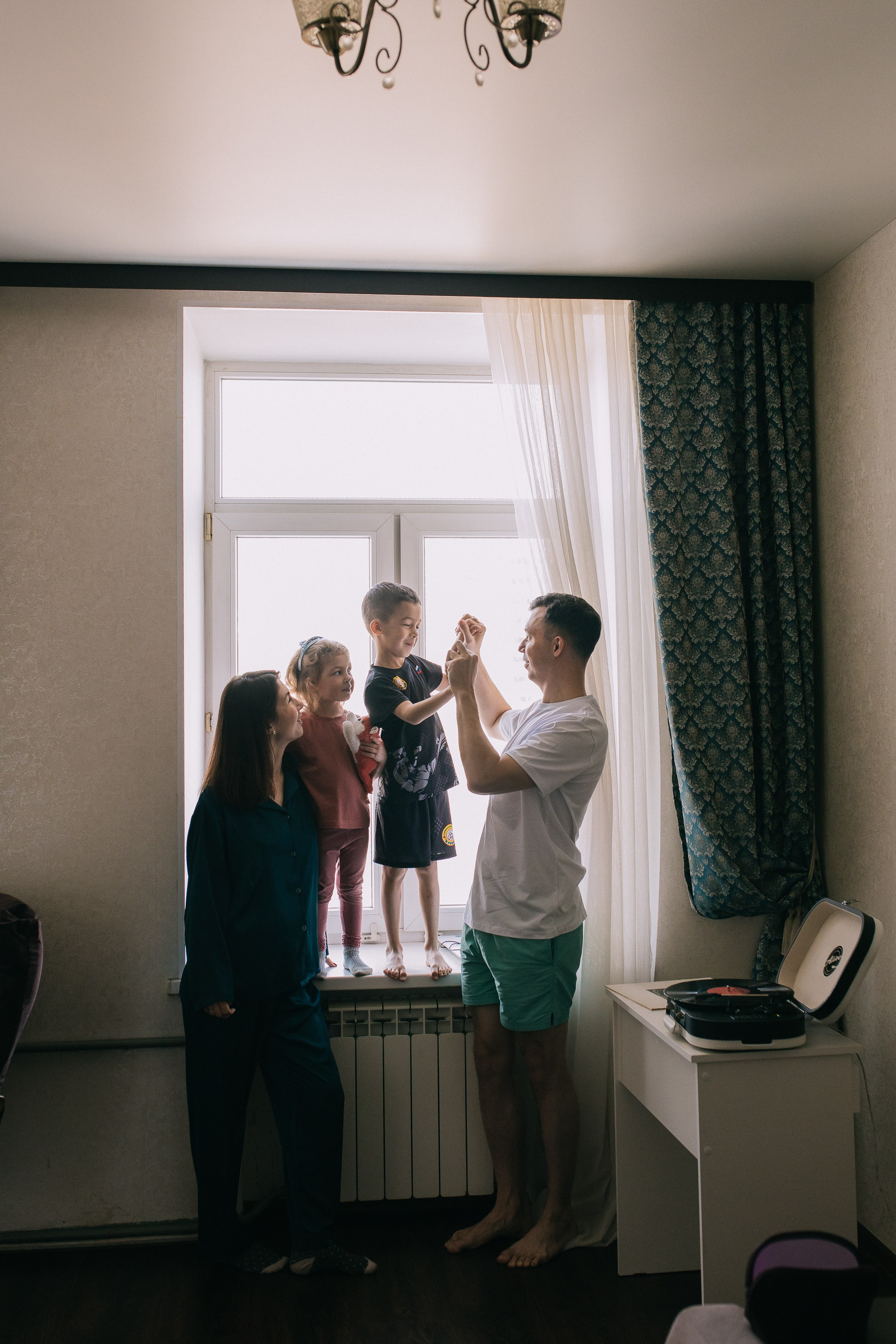 Руслан, Катя, Рамир и Роксана. Семейный фотограф Трусова Евгения в Екатеринбурге