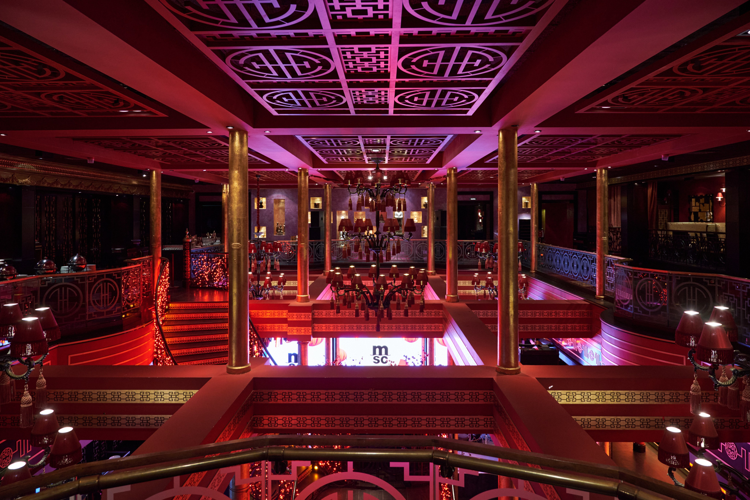 Репортажная съёмка корпоратива и концерта Елки в Петербурге и Москве