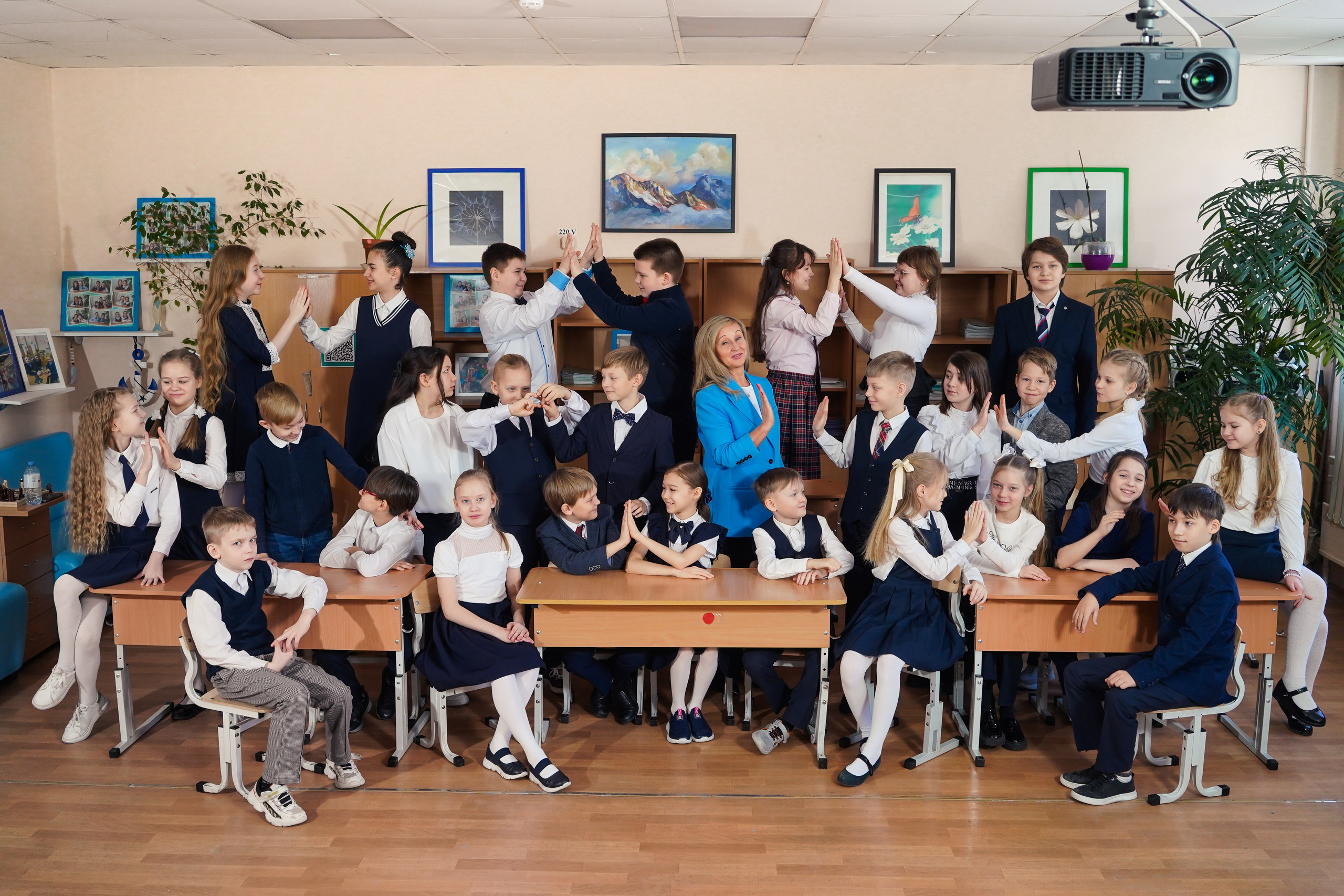 Выпускные альбомы, 4 класс Школа № 175 школьная фотосессия. Семейный и портретный фотограф в Екатеринбурге Анна Лобанова