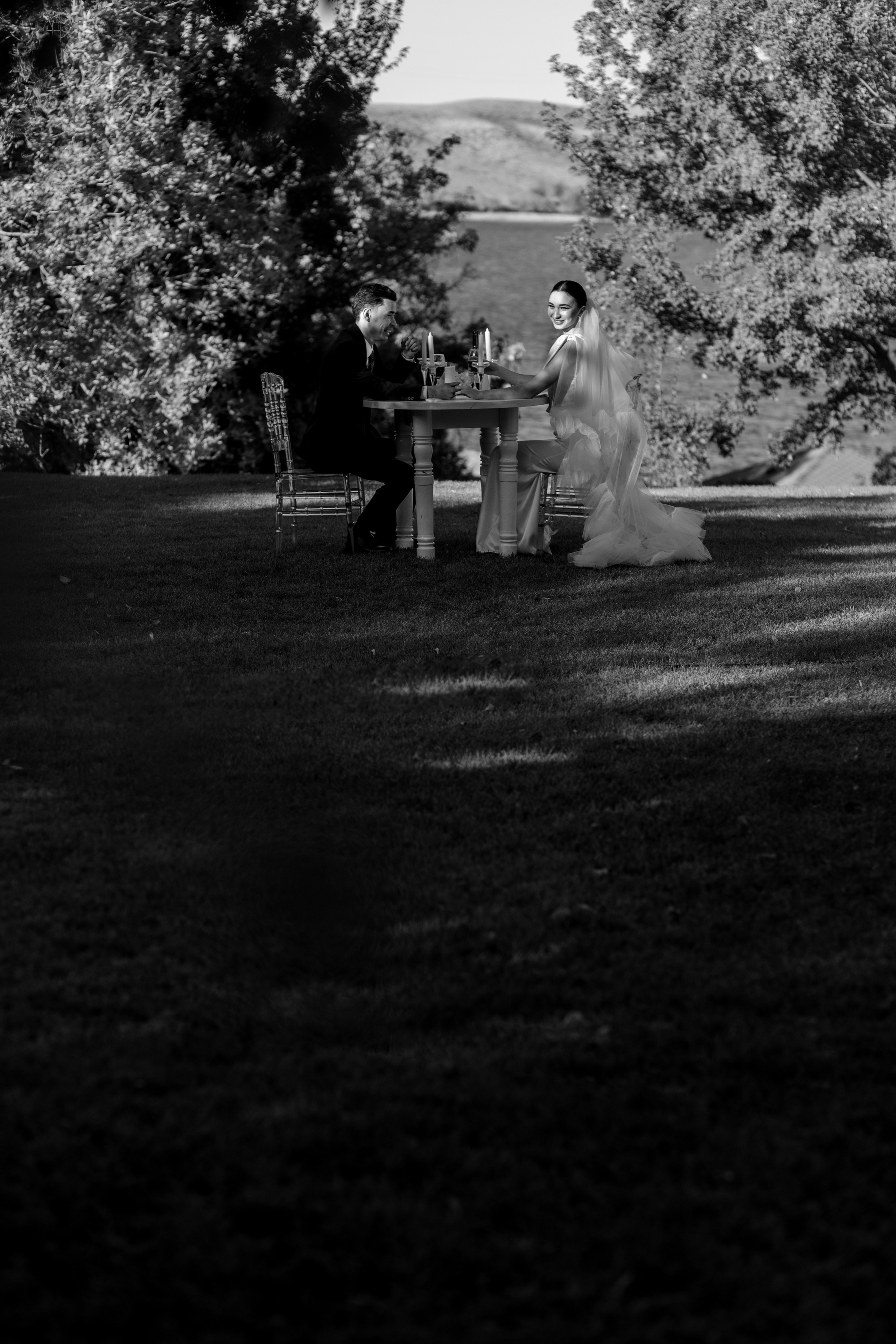 В зеленом саду. Shakhmanoff.kz