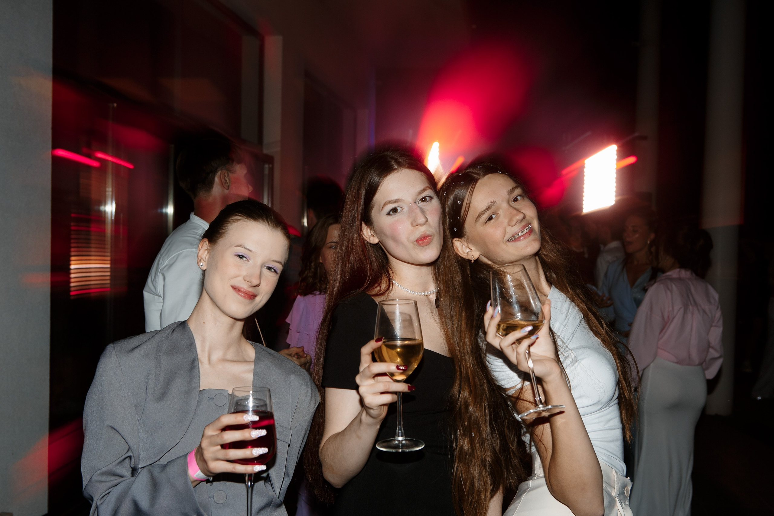 Выпускной Гимназия 12 2024 OpenHouse. Свадебный и портретный Фотограф в Липецке Дмитрий Котюков