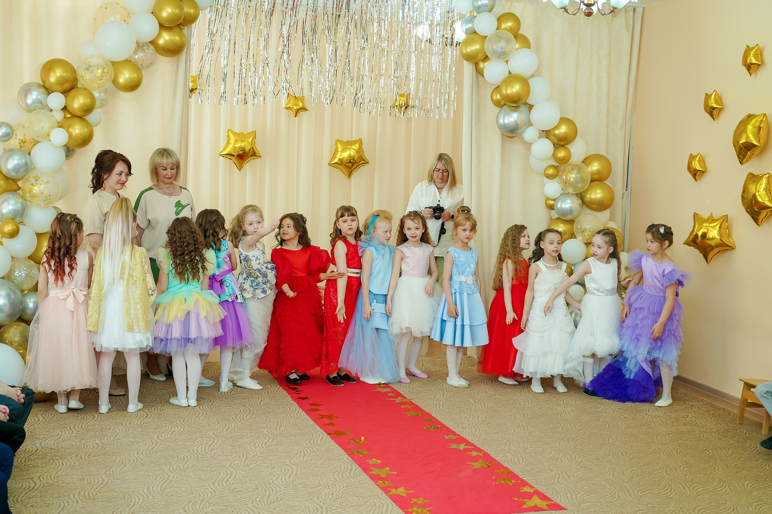 Фотосъемка видеосъёмка фотограф видеооператор новогодних утренников  в. Фотограф, видеооператор Нина Коршунова