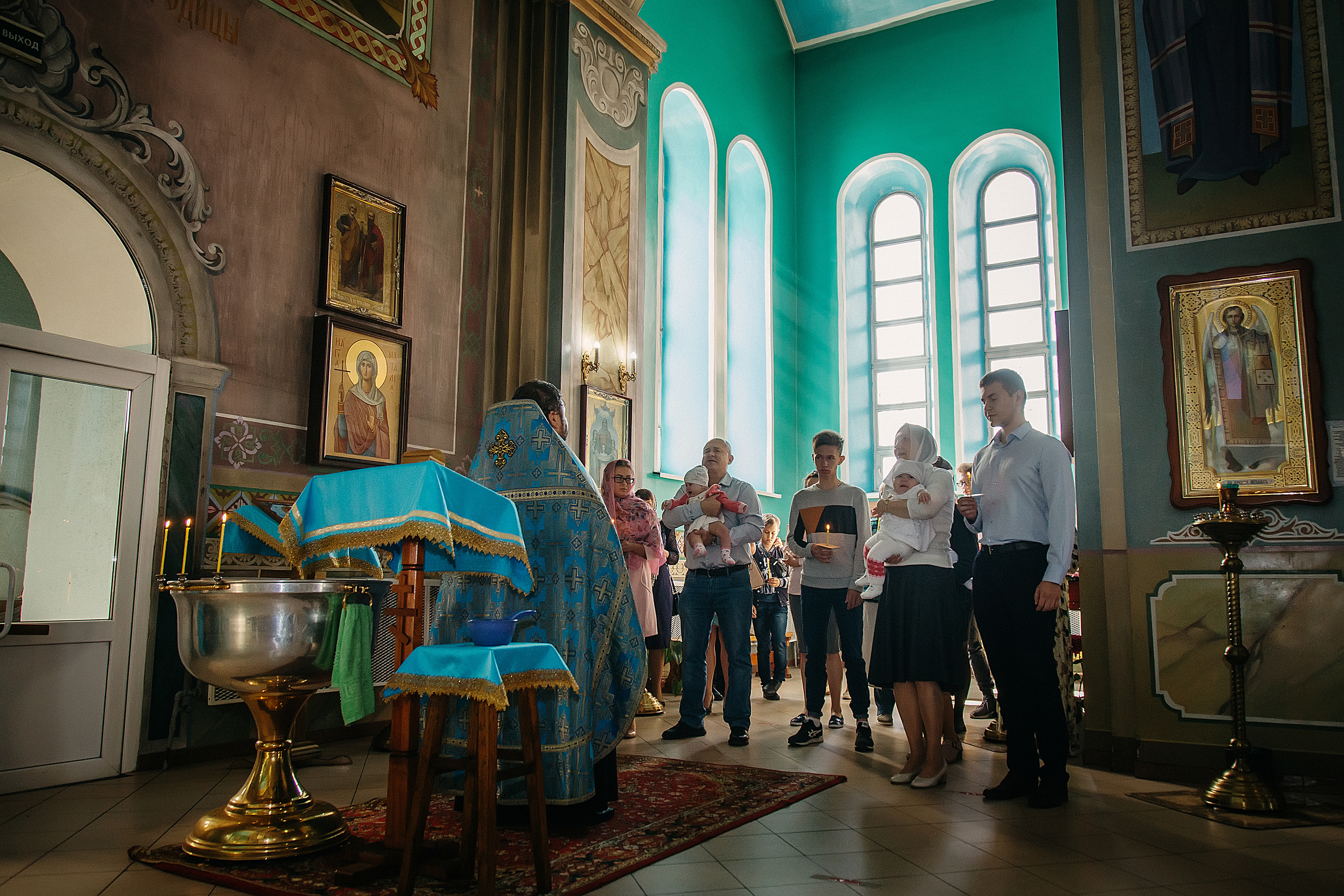 Крещение Ксении. Храм Иконы Божией Матери и всех скорбящих радость. Семейный фотограф Анастасия Шайхутдинова