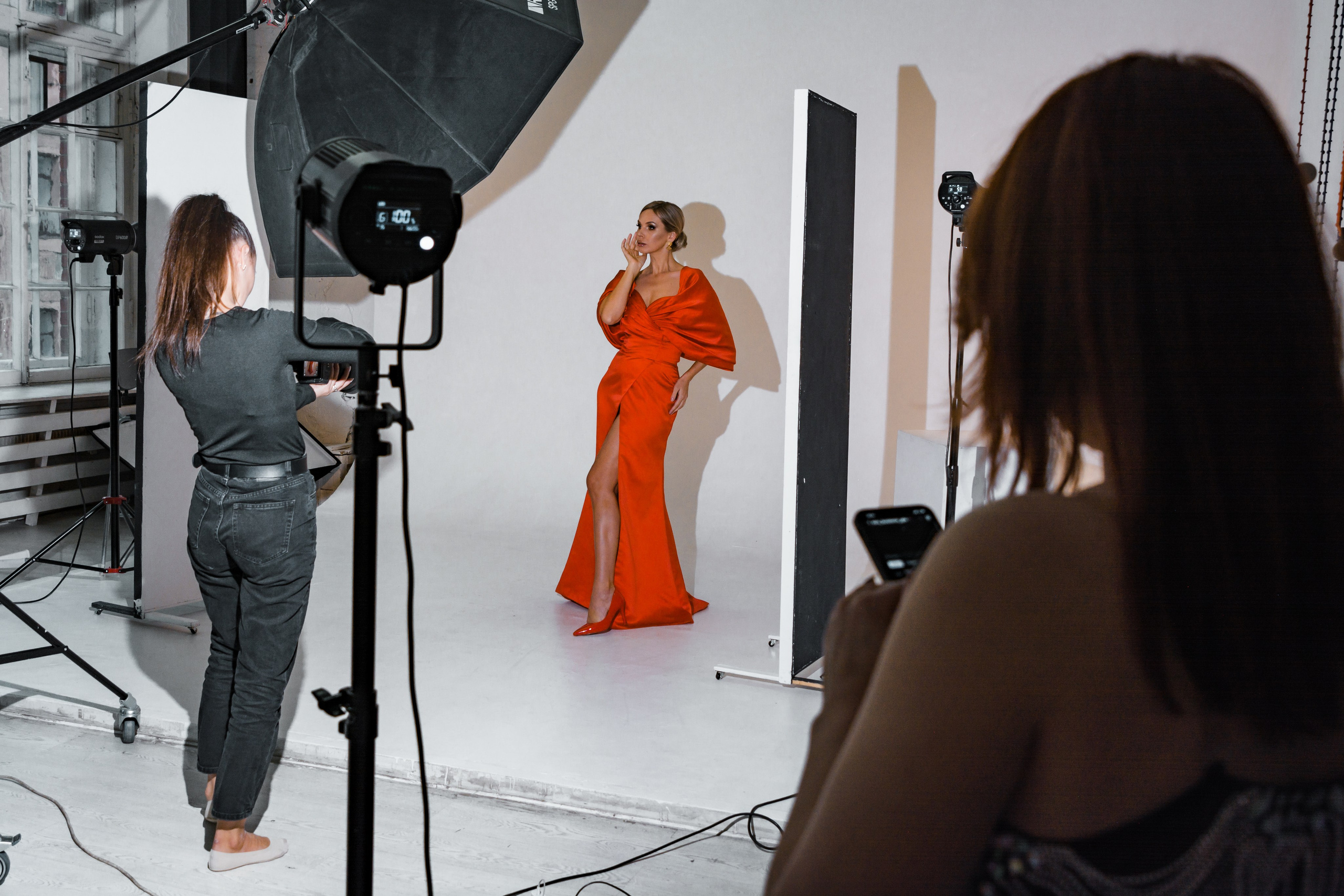 Фэшн-съёмка участниц Миссис Бизнес Гатчина 2023. Портретный фотограф в Санкт-Петербурге Дмитриева Наталия