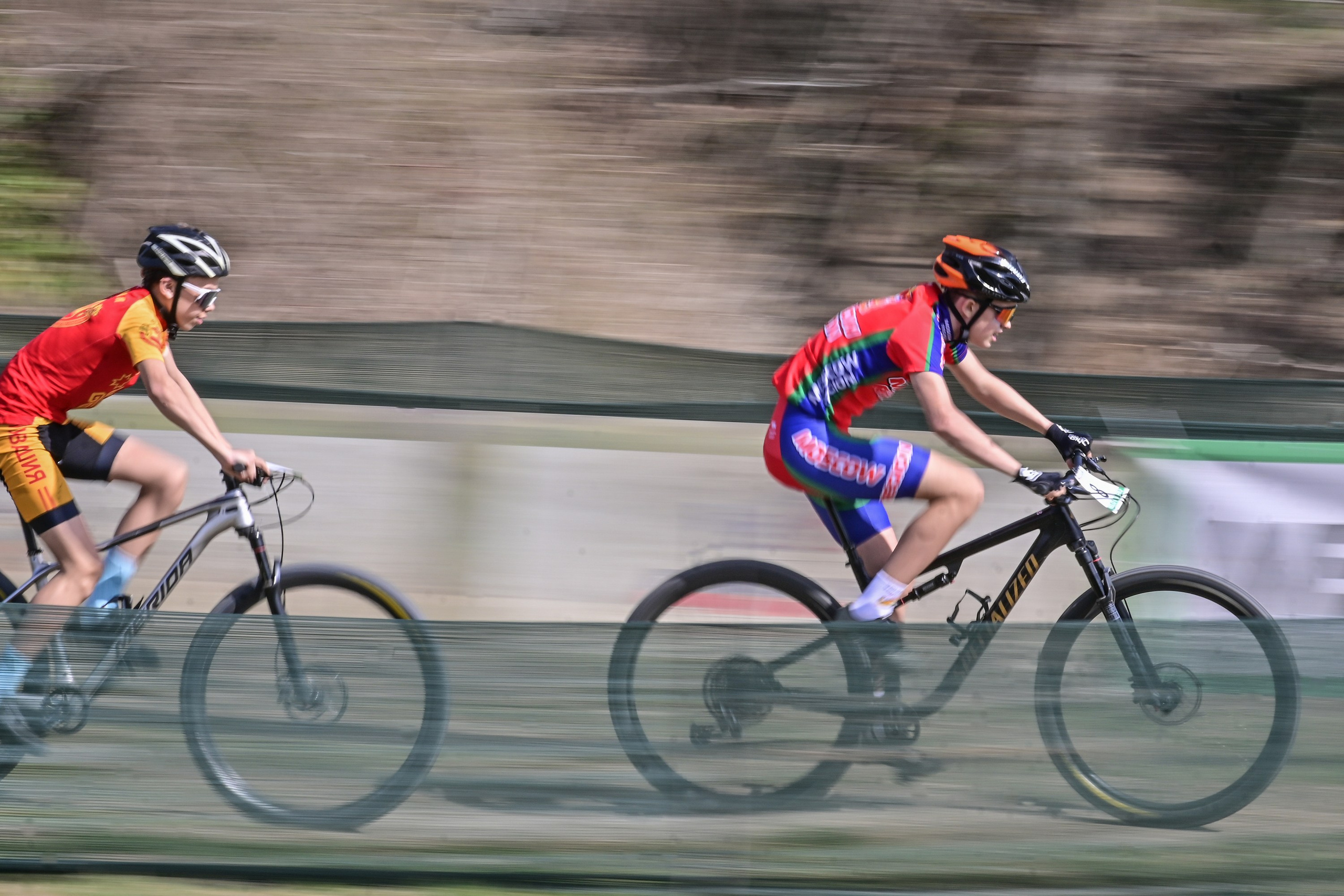 Маунтинбайк, кросс-кантри в Архипо-Осиповке 16 марта 2025. Спортивный фотограф, фотожурналист Павел Ларькин