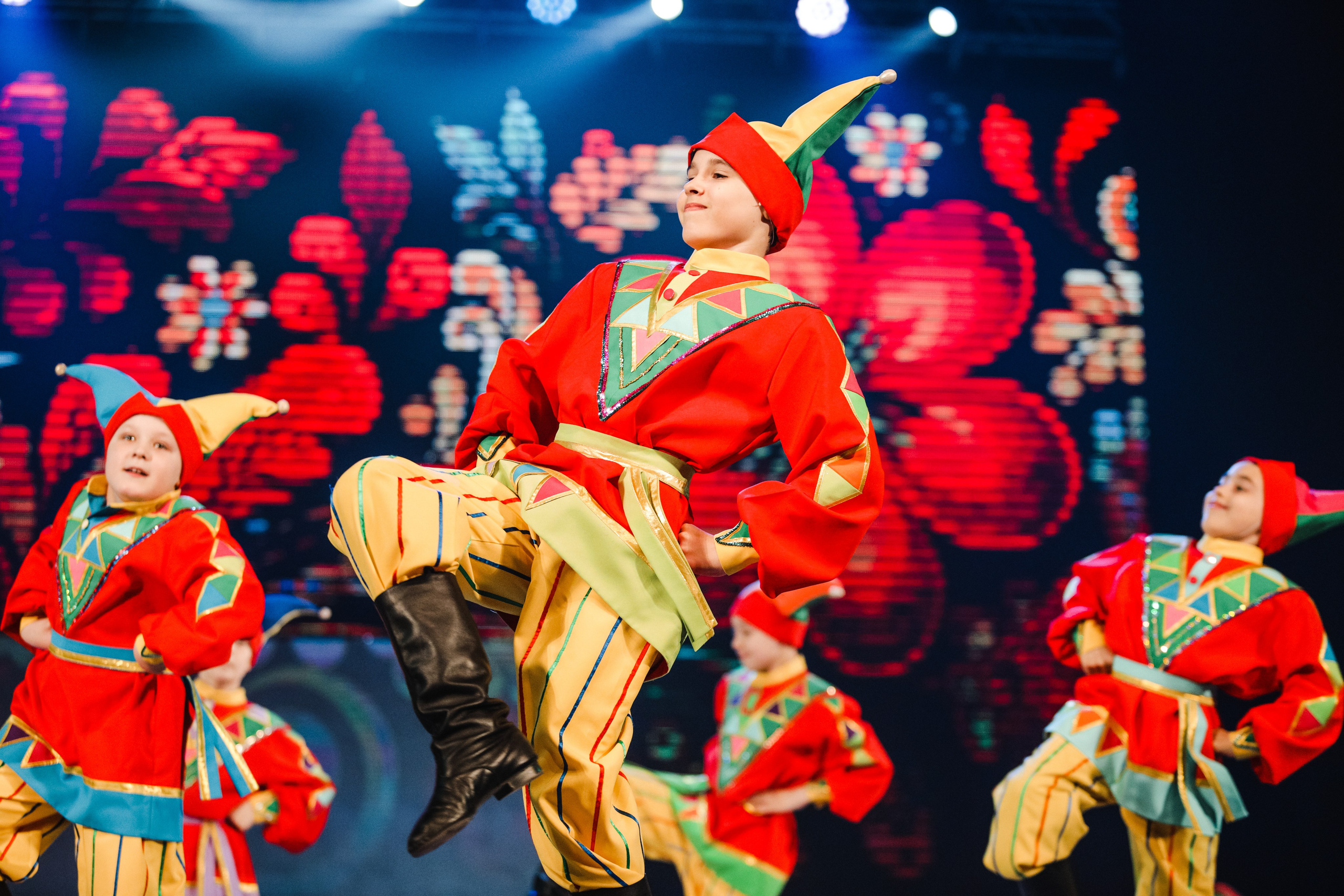 Отчетный концерт Dazz Crew & Искорки 2024. Роман Урумбаев фотограф Нижневартовск