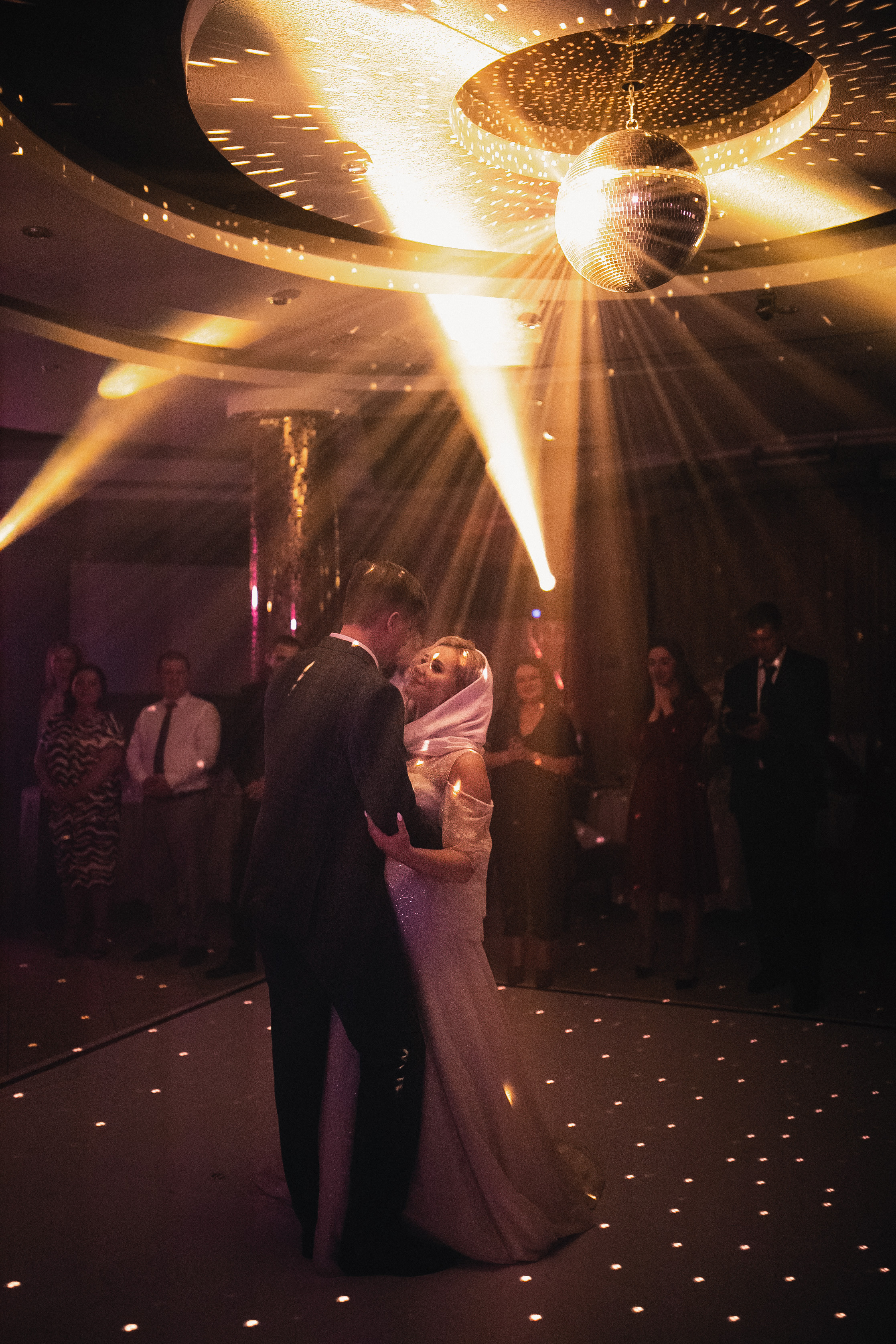 Арина + Владимир. Роман Урумбаев фотограф Нижневартовск