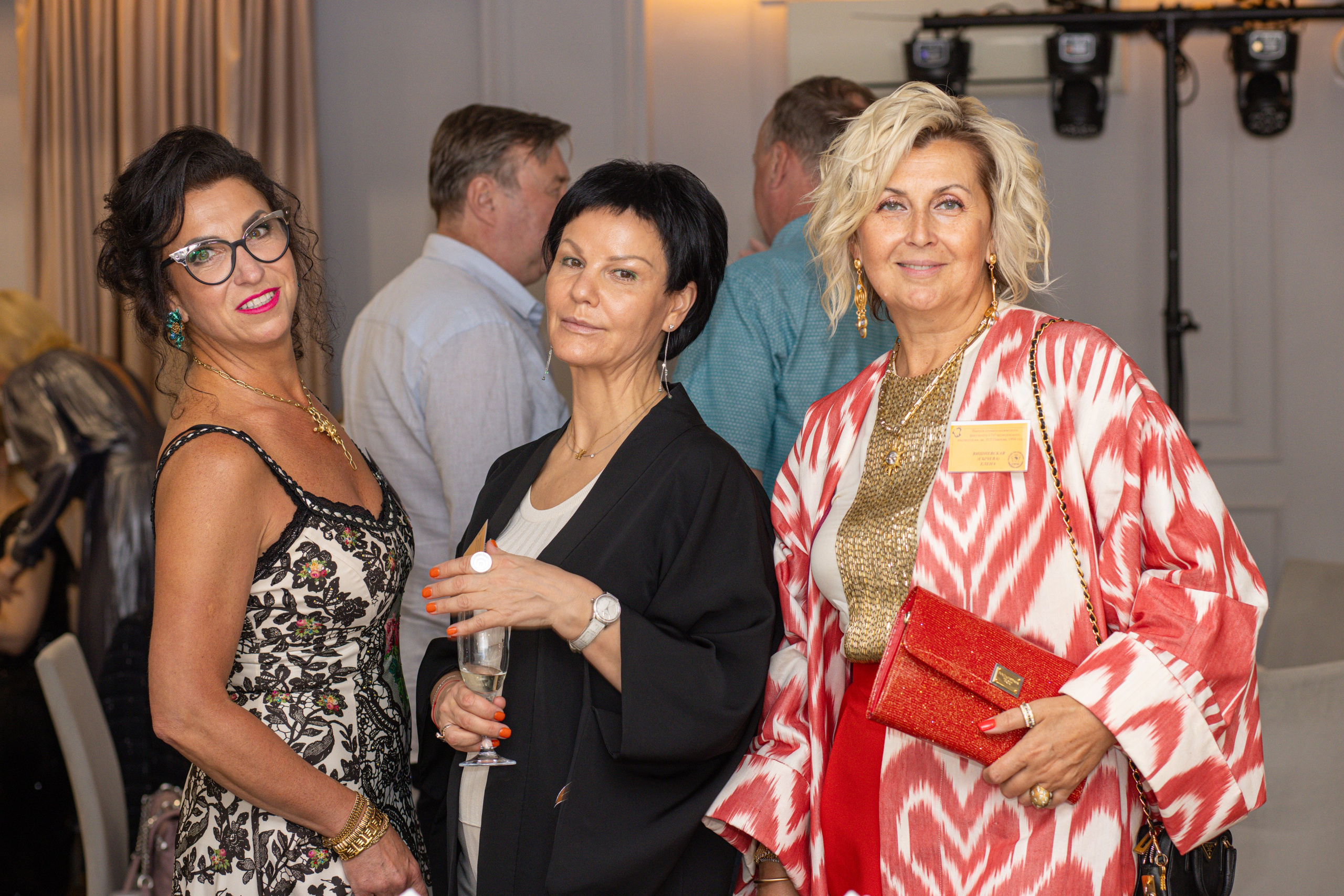 Встреча выпускников. Стоматологи СПб. Семейный фотограф в Вышнем Волочке — Ульяна Иванова | Фотосессии для всей семьи