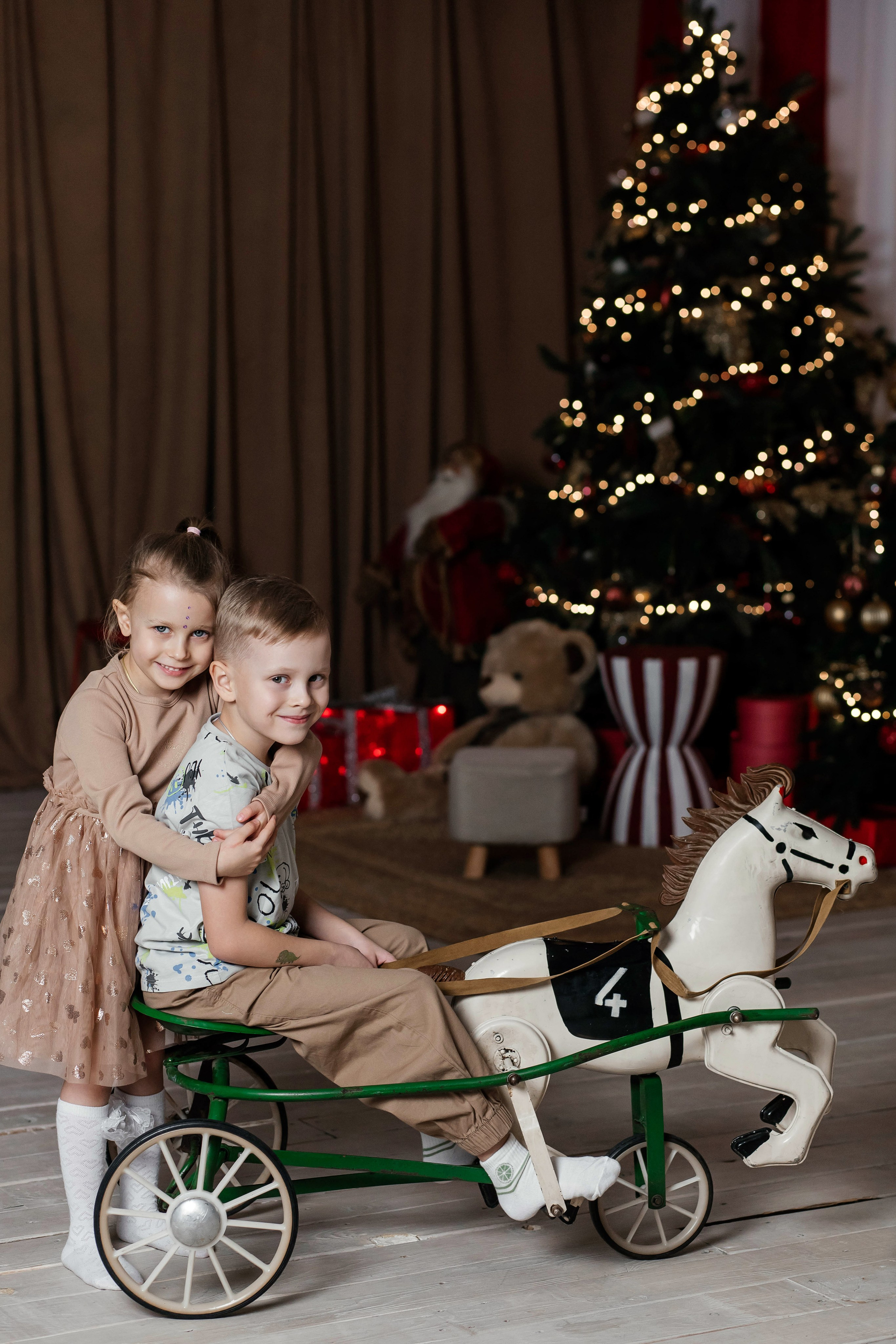 Семейная фотосессия Татьяна НГ 2026. Женский фотограф в Оренбурге Ирина Заводчикова