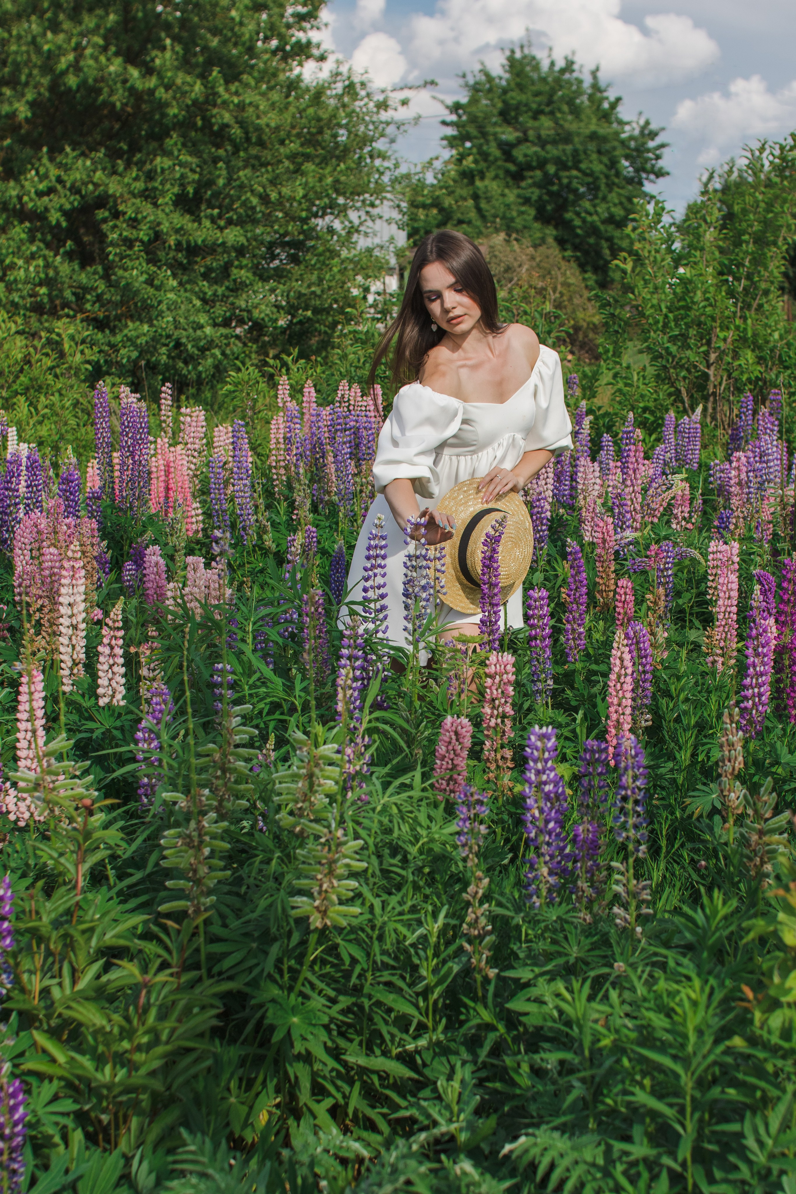 Девушках в люпинах